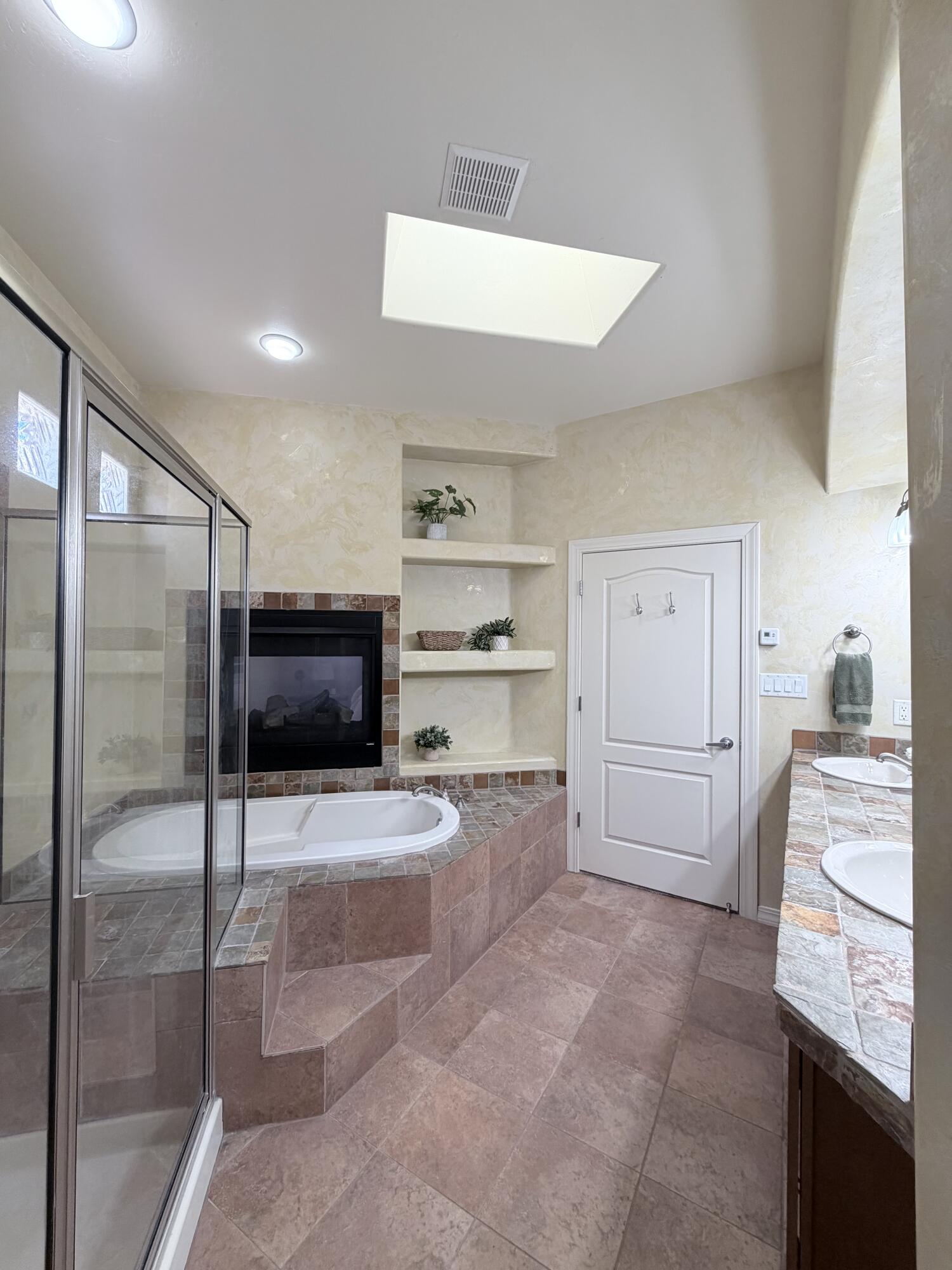 Photo 3 — 6608 Agave Verde Way NE