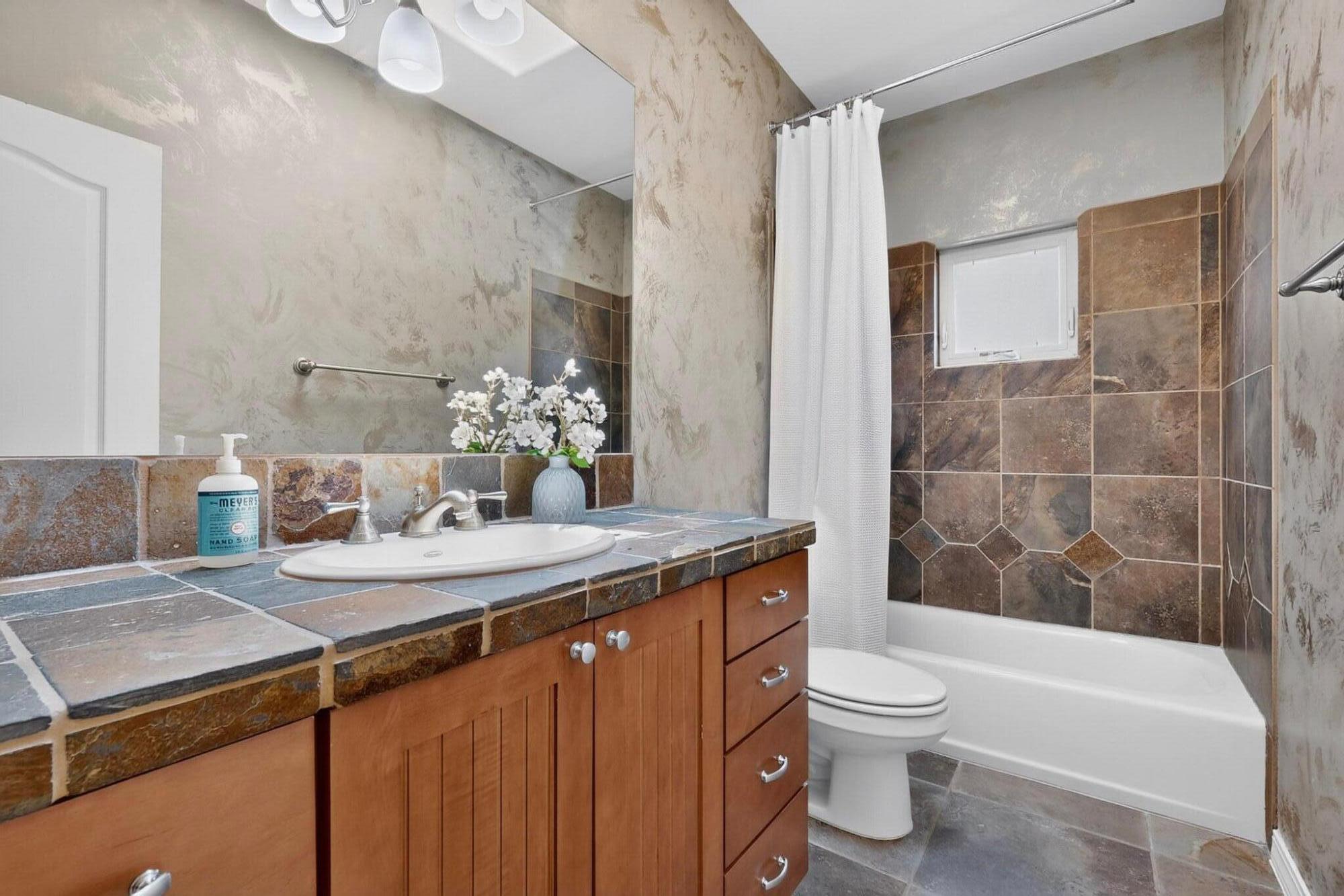 Photo 8 — 6608 Agave Verde Way NE