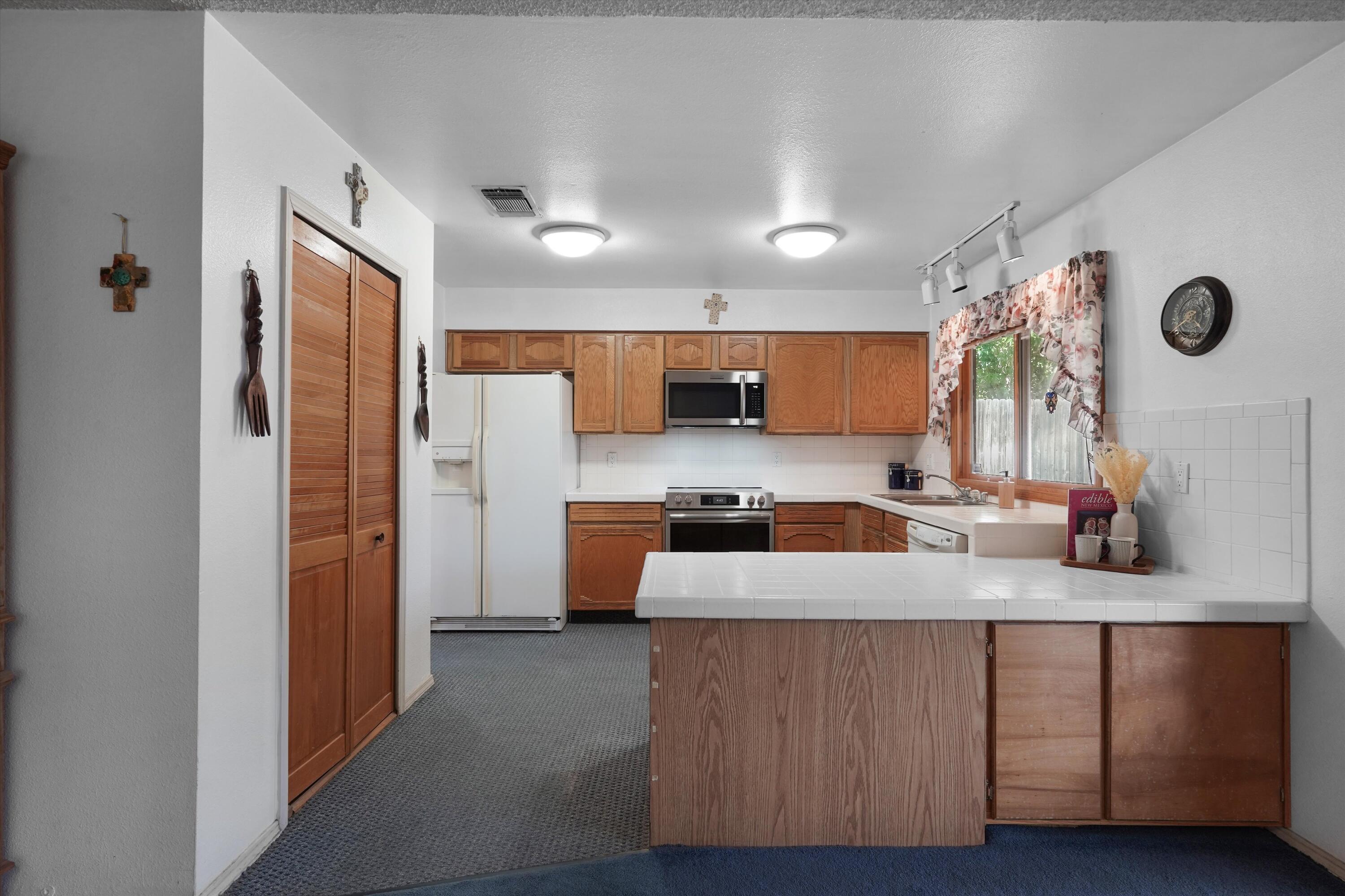 Photo 14 — 6908 Luella Anne Drive NE