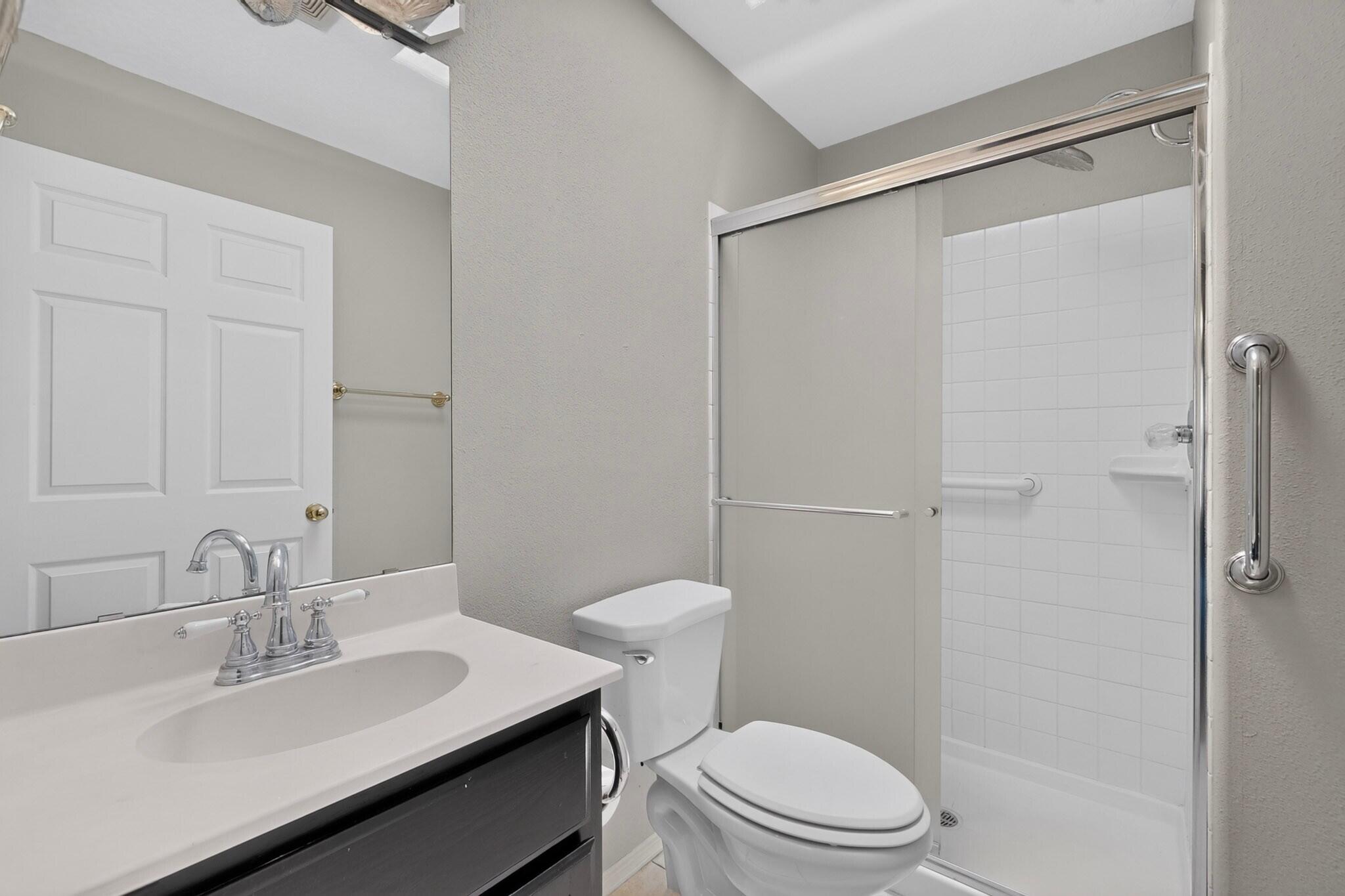 Photo 17 — 212 Manzano Street NE A