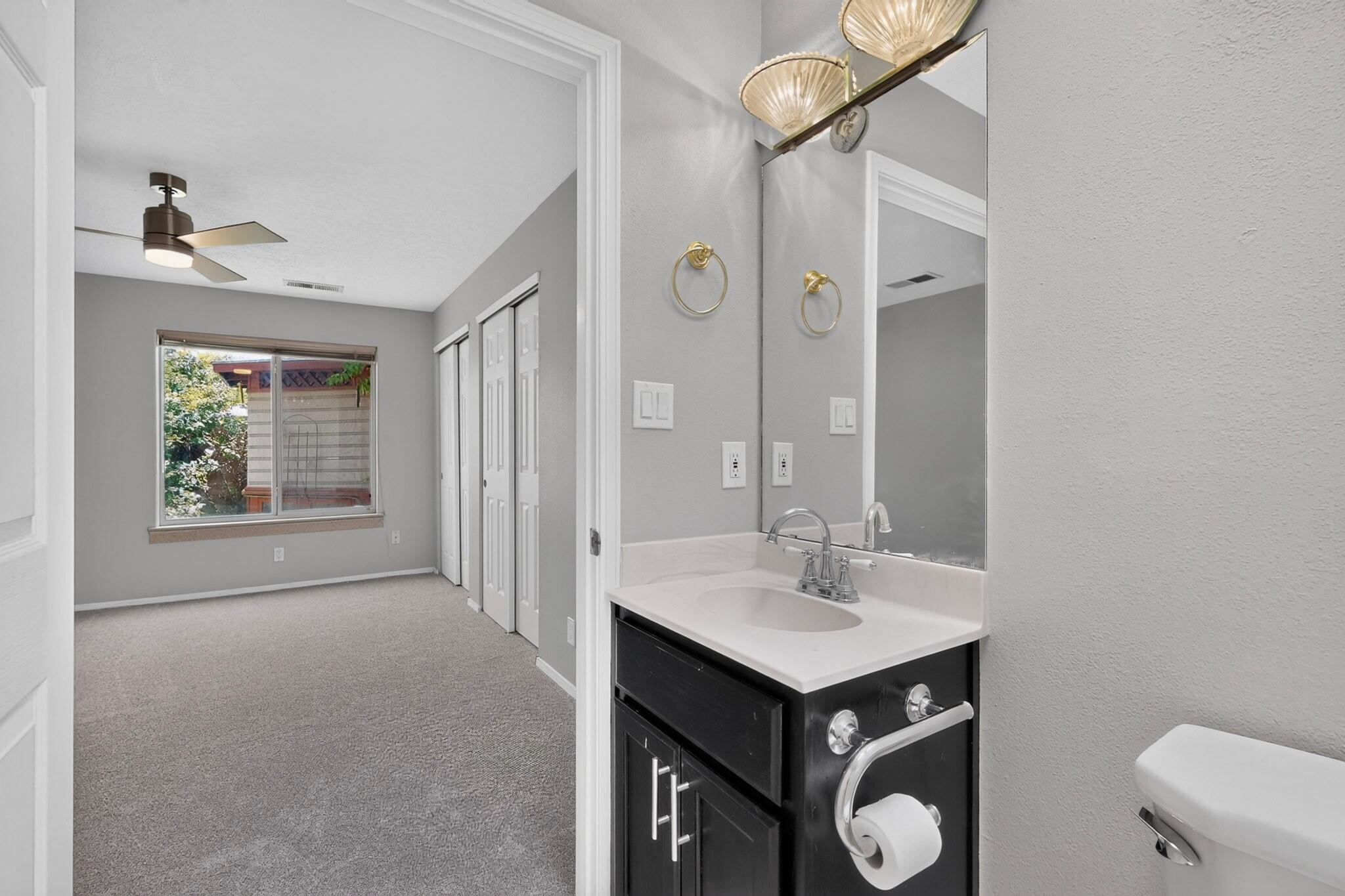 Photo 18 — 212 Manzano Street NE A