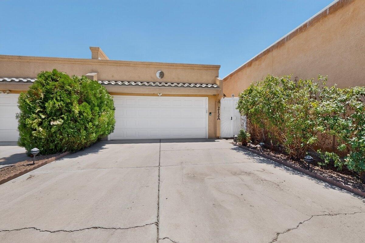 Photo 2 — 212 Manzano Street NE A