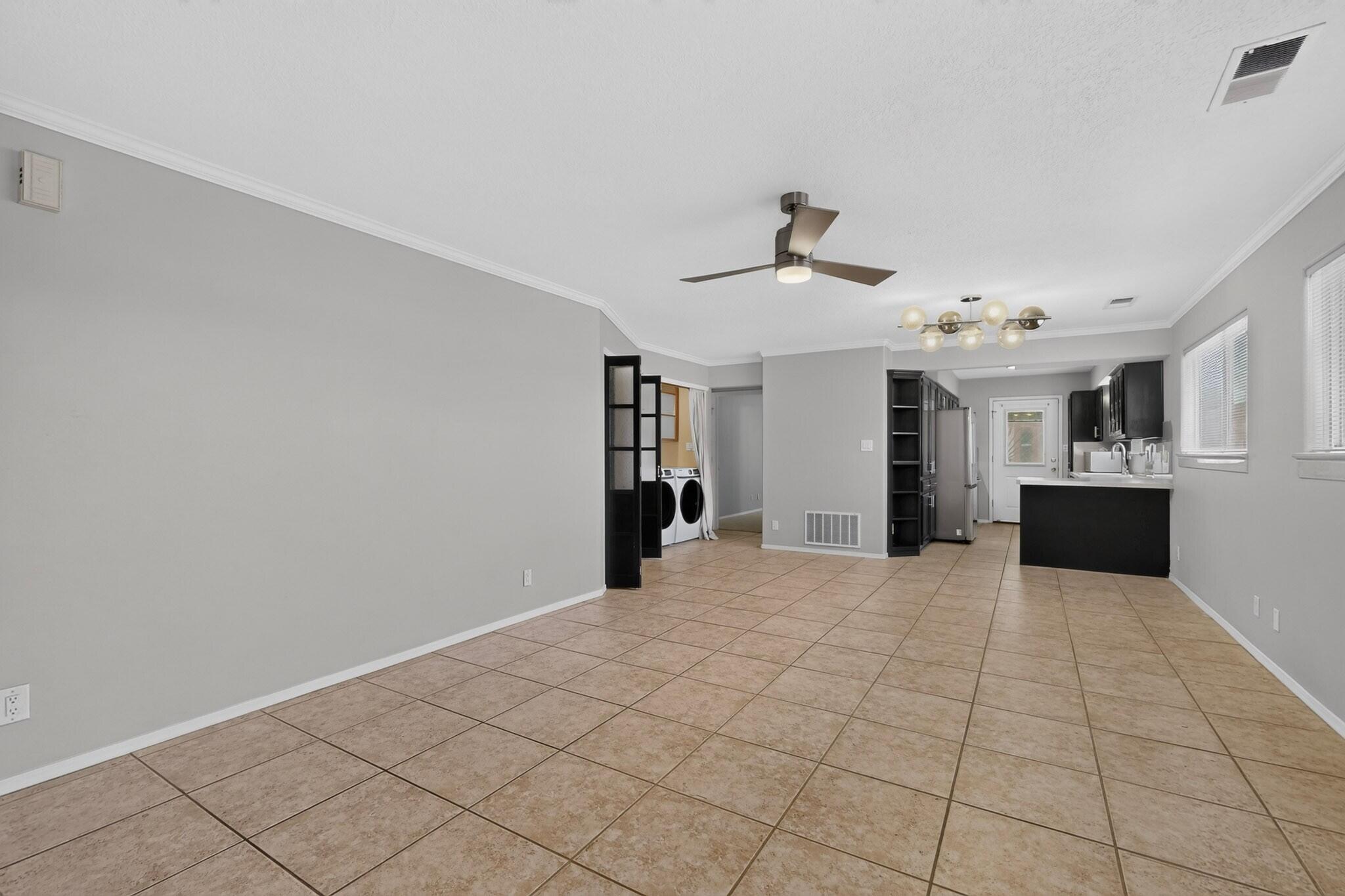 Photo 4 — 212 Manzano Street NE A