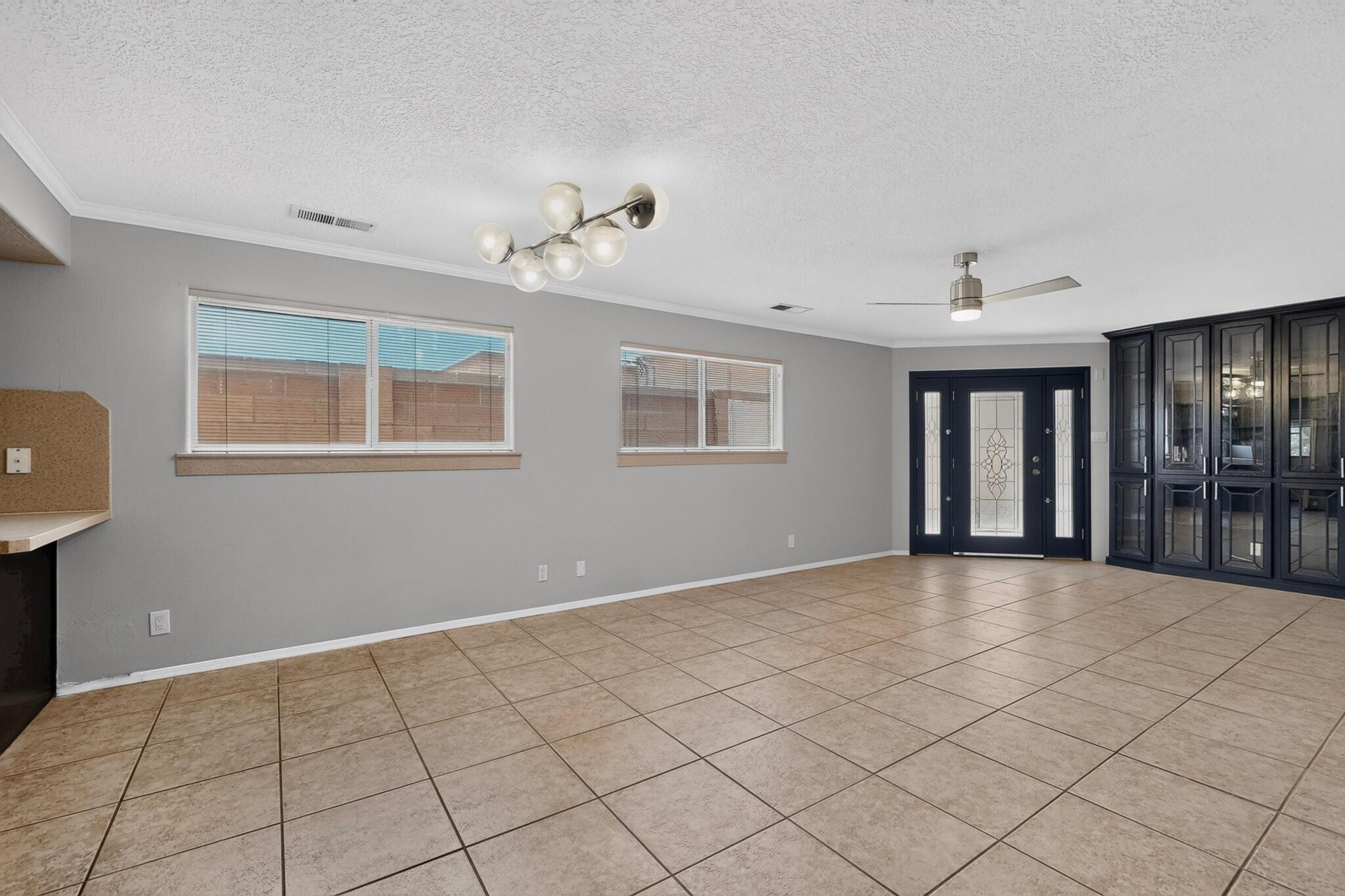 Photo 7 — 212 Manzano Street NE A