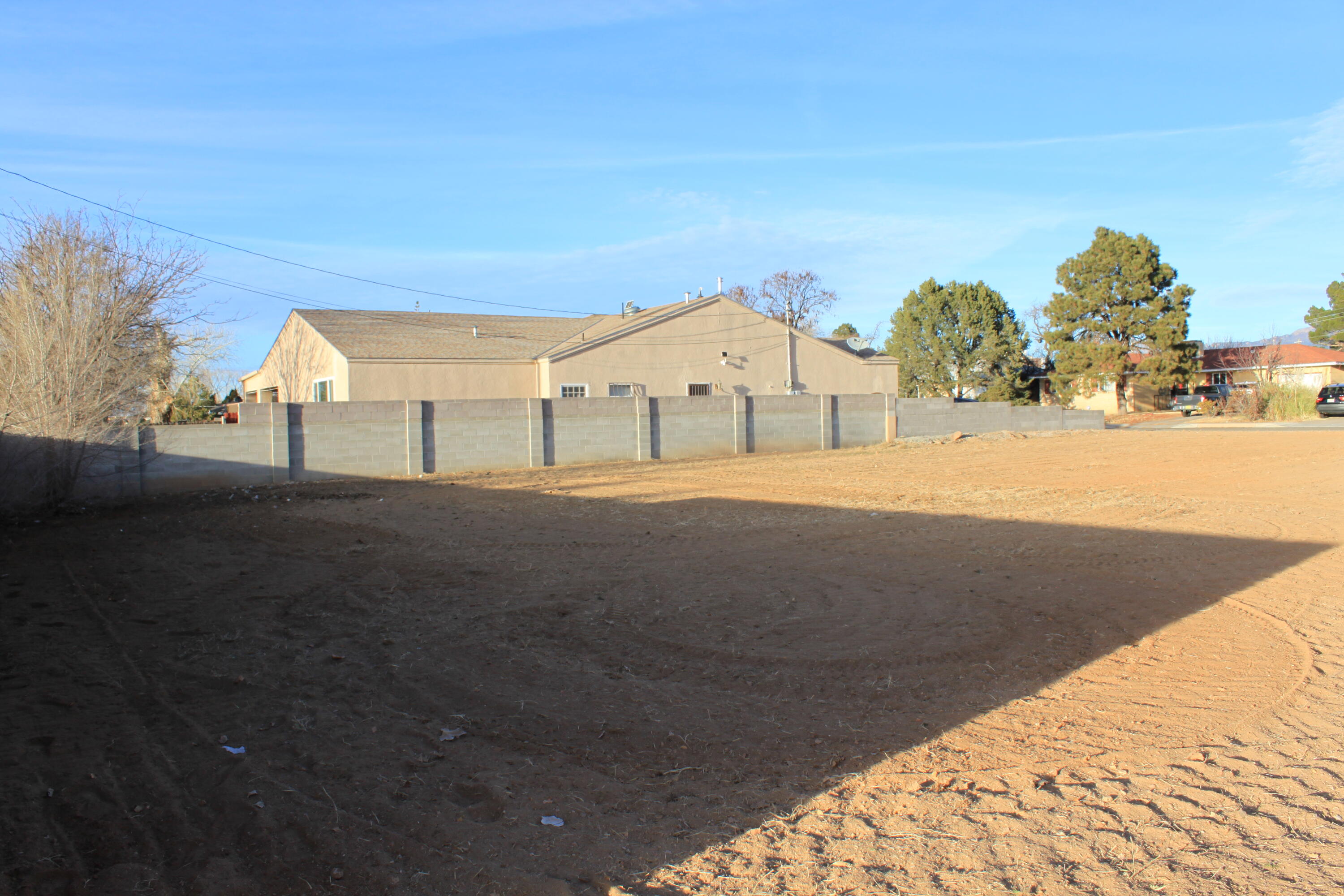 Photo 17 — 3801 Palomas Drive NE