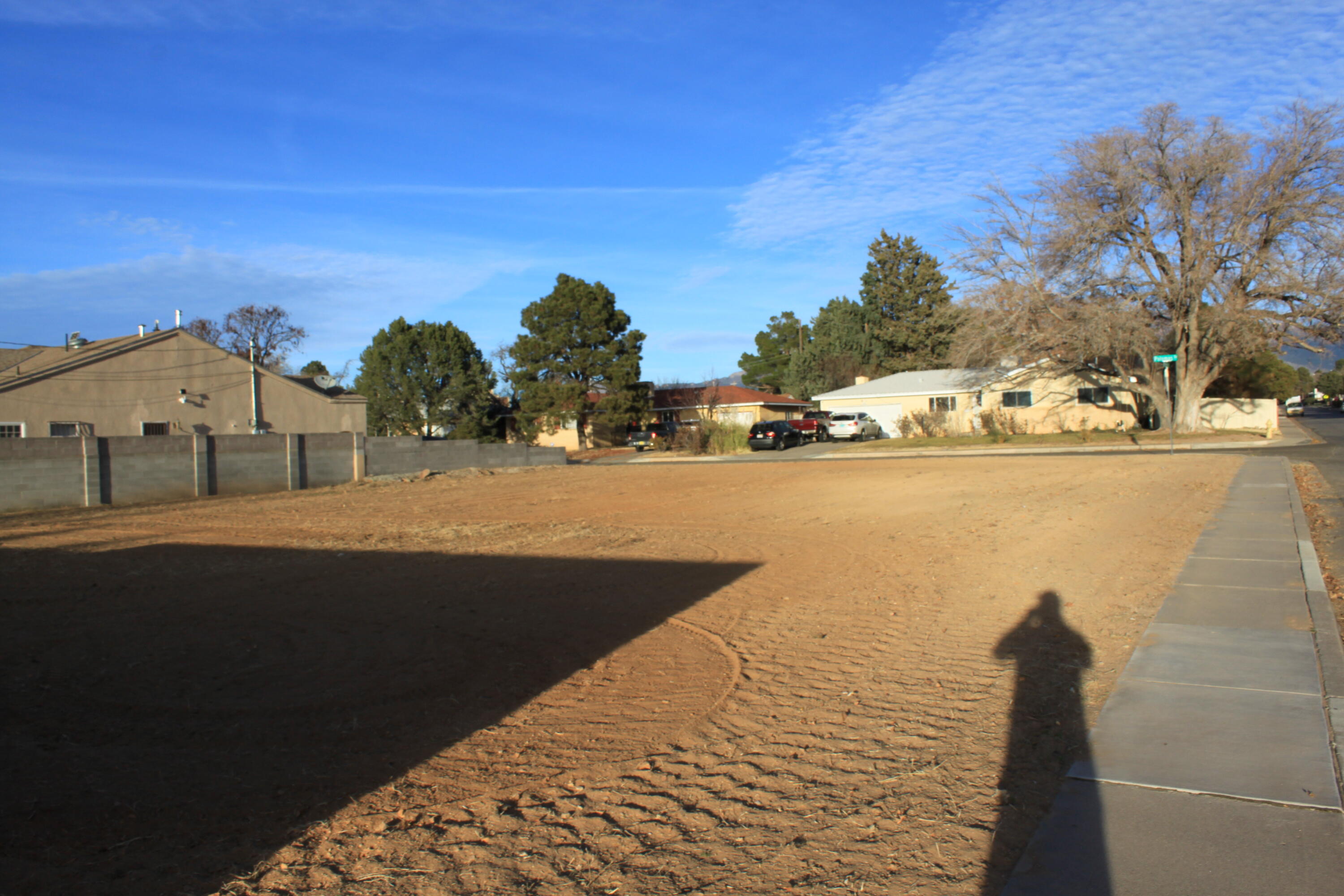 Photo 2 — 3801 Palomas Drive NE
