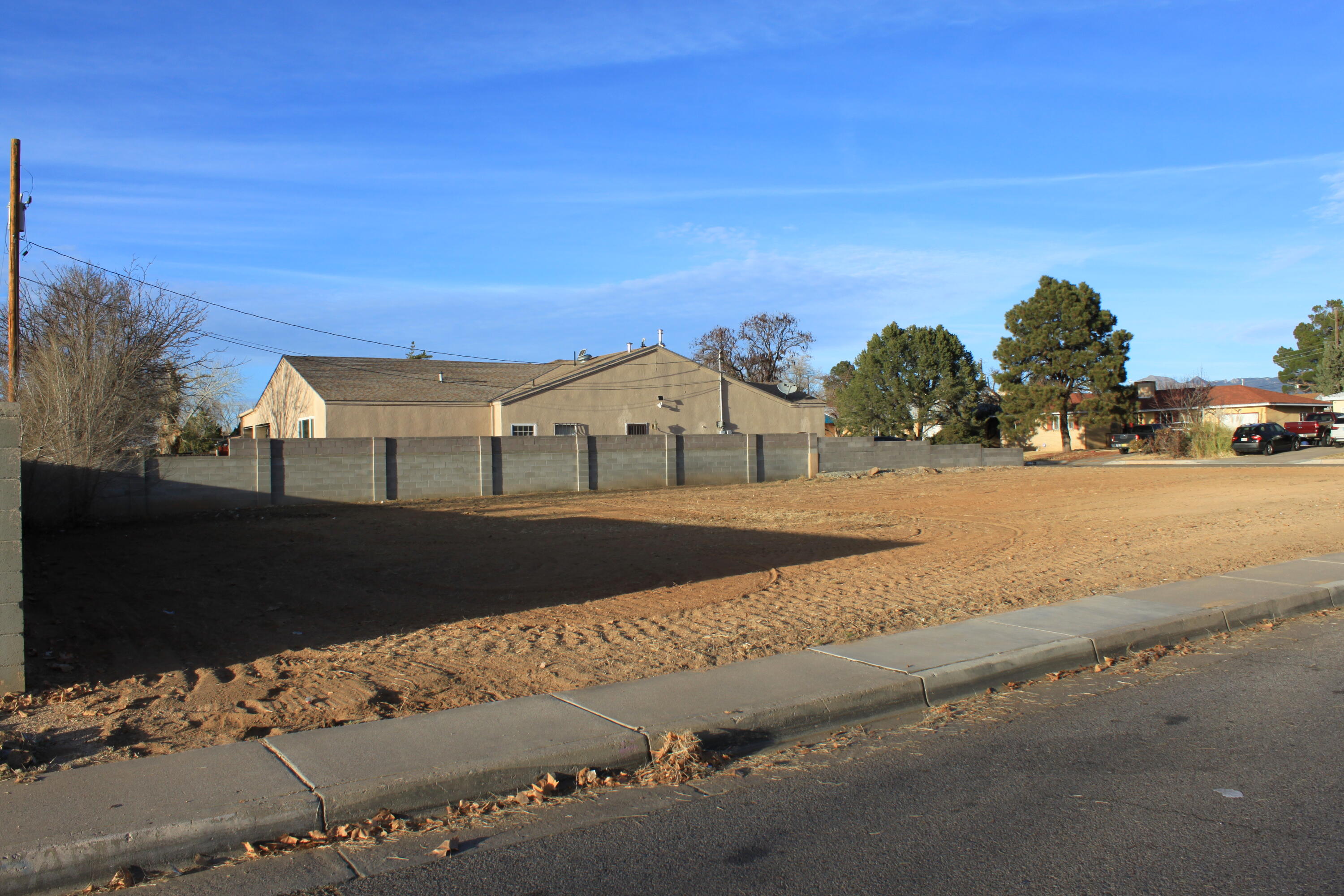 Photo 3 — 3801 Palomas Drive NE