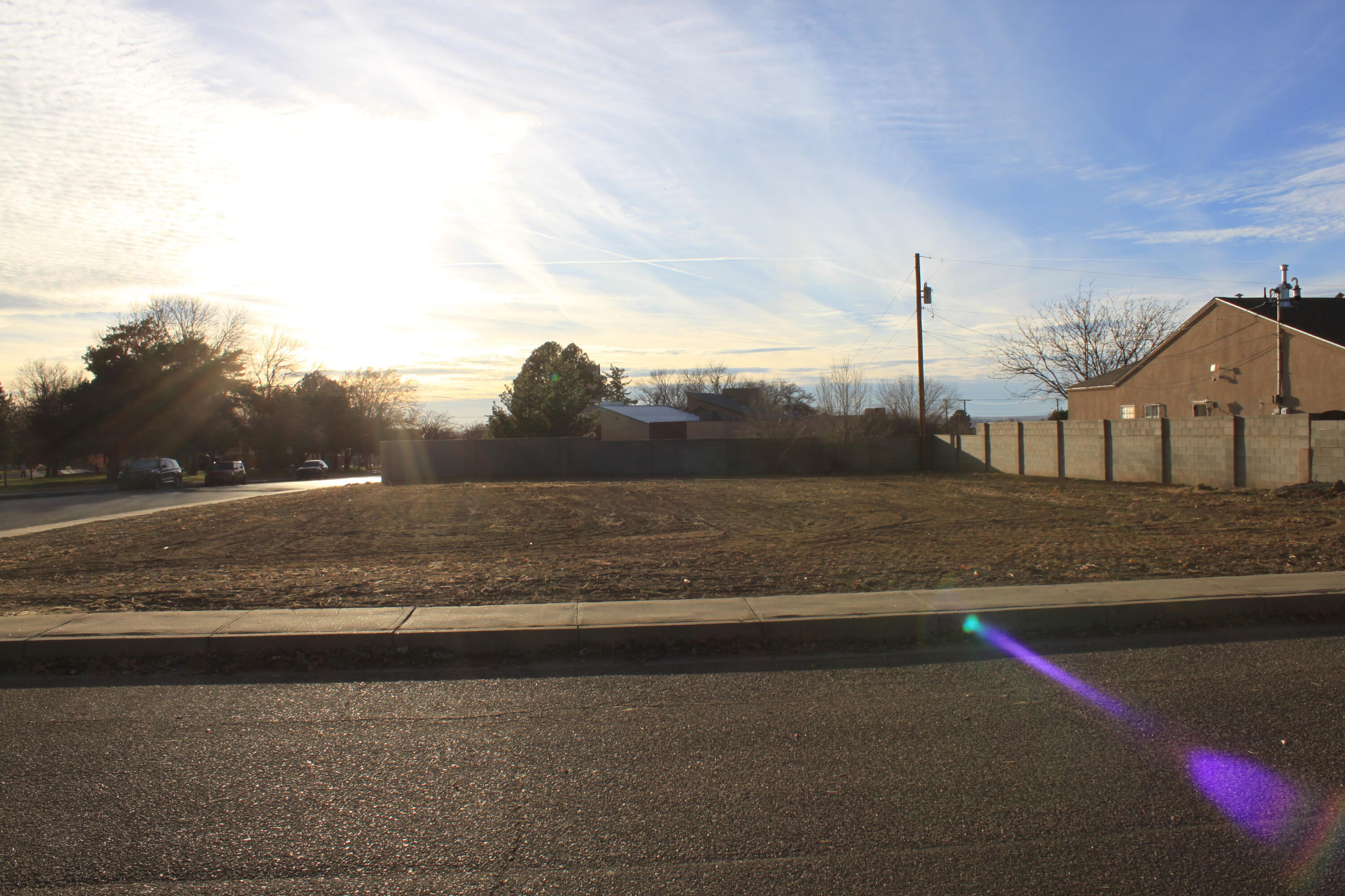 Photo 12 — 3801 Palomas Drive NE