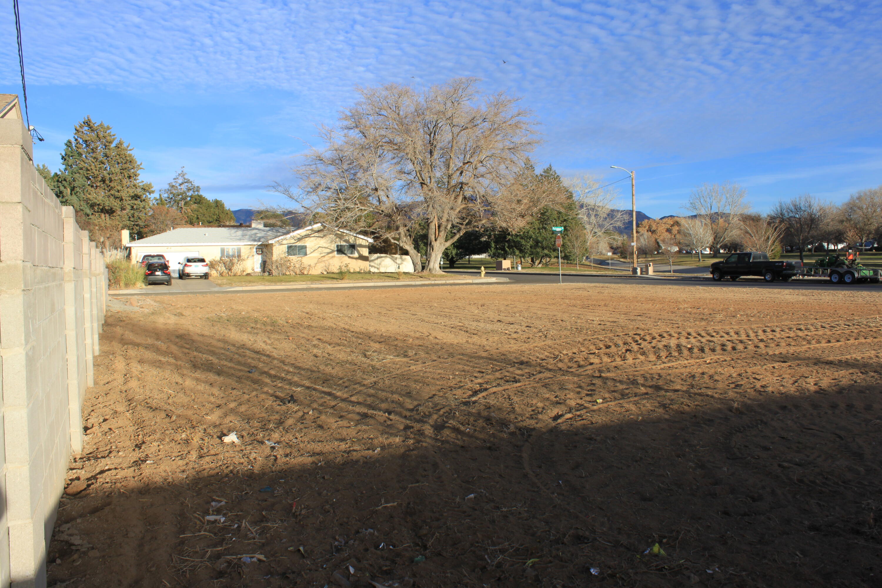 Photo 13 — 3801 Palomas Drive NE