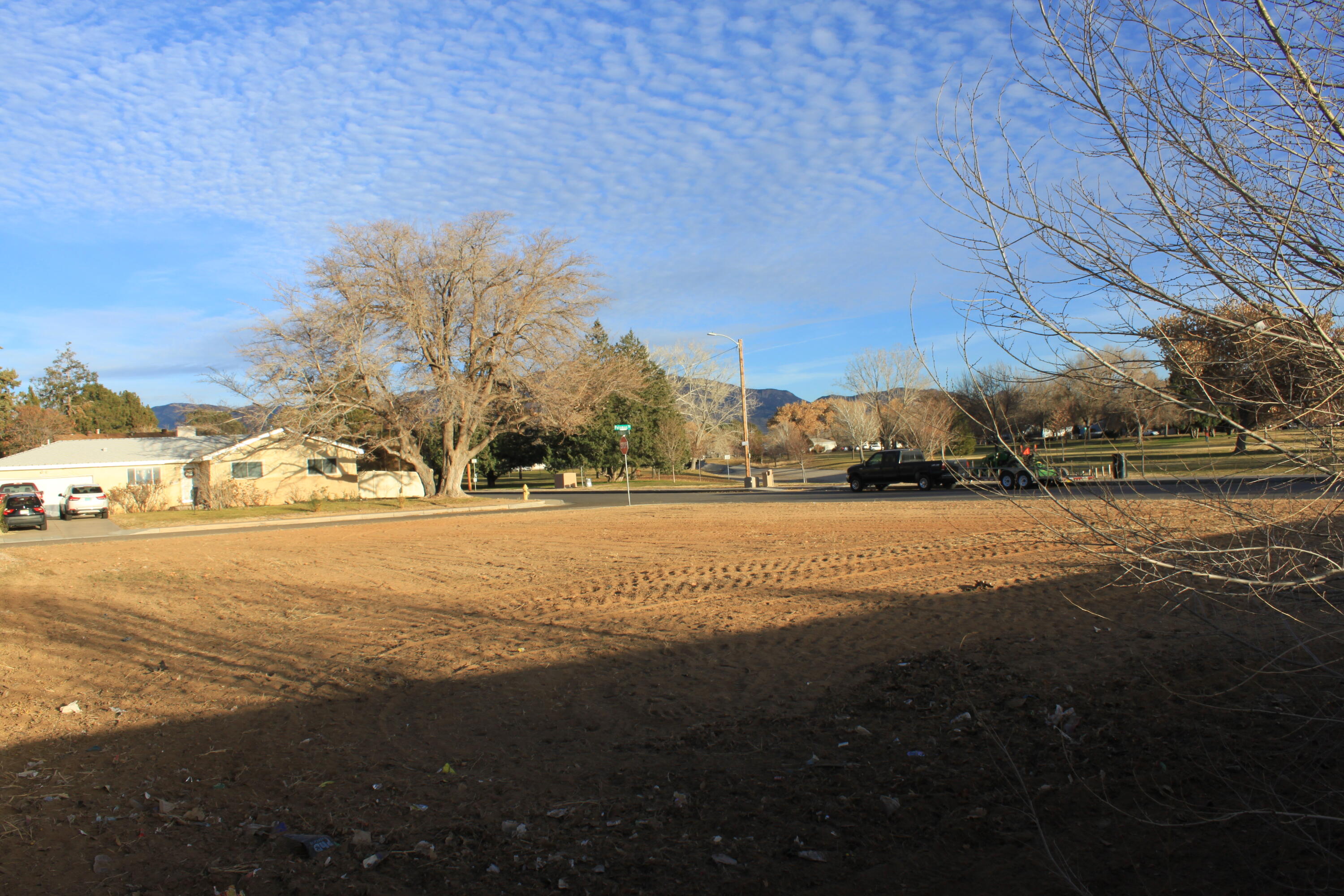 Photo 15 — 3801 Palomas Drive NE