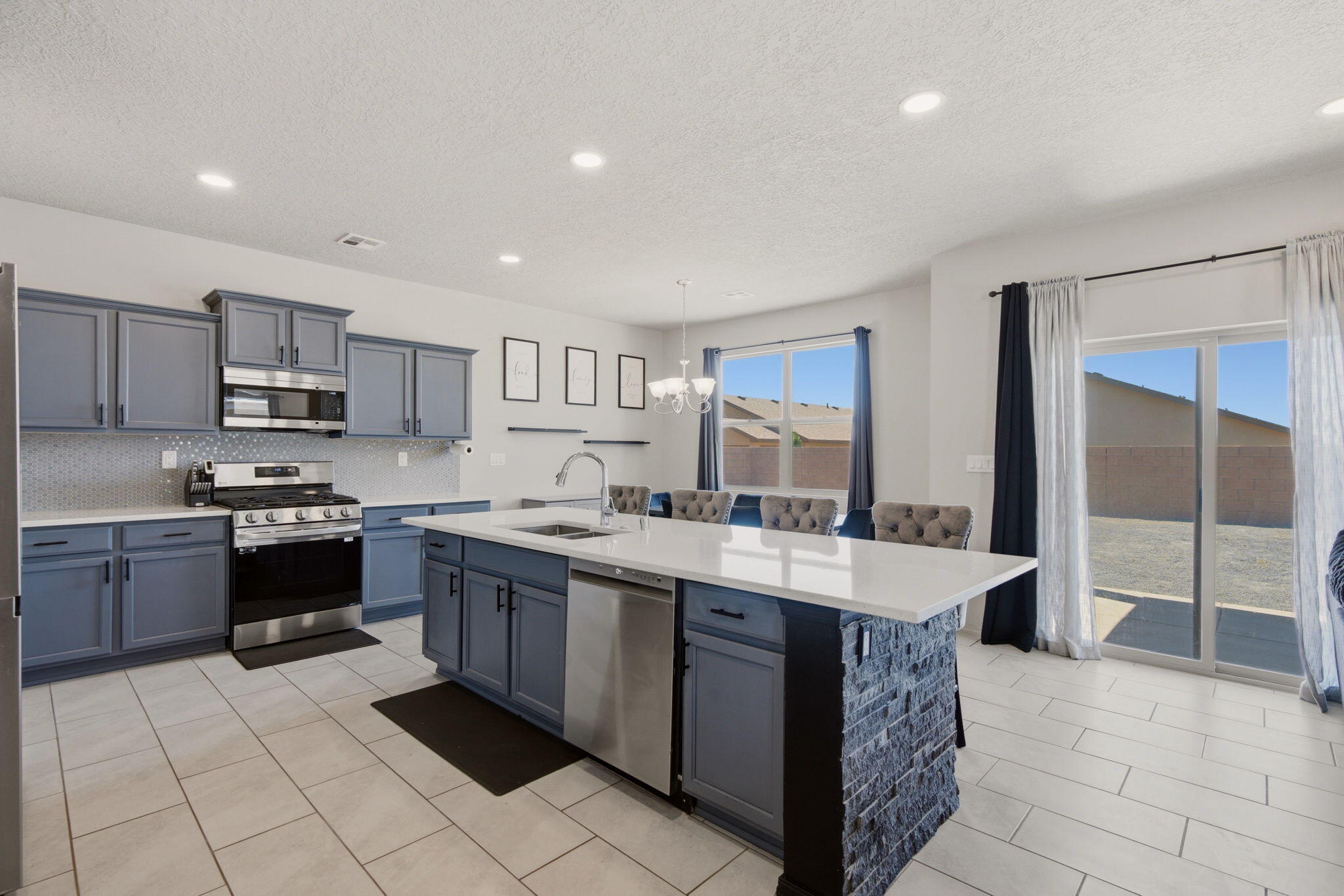 Photo 4 — 2740 Camino Plata Loop NE