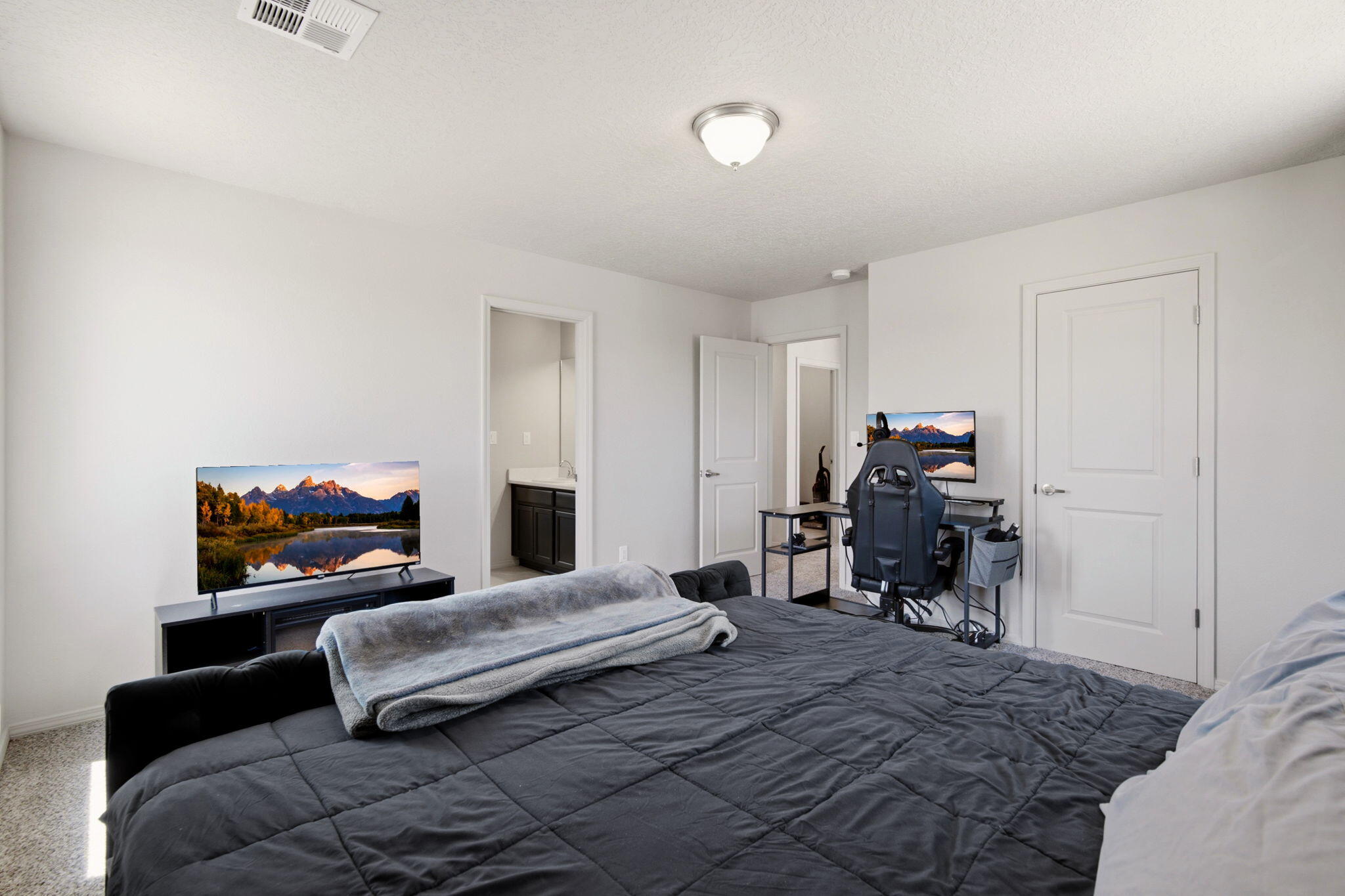Photo 18 — 2740 Camino Plata Loop NE
