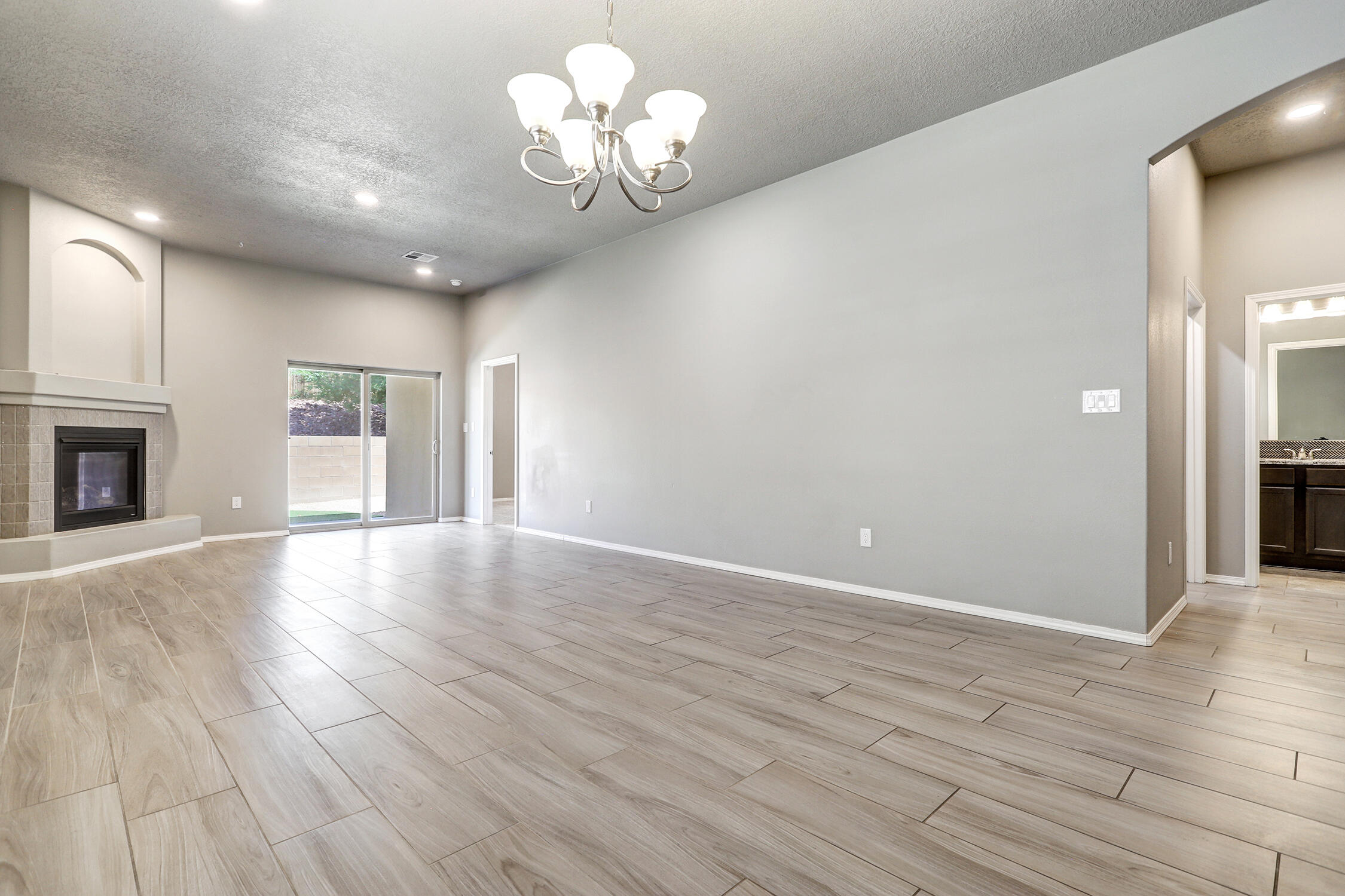 Photo 6 — 3237 Oakmount Drive SE