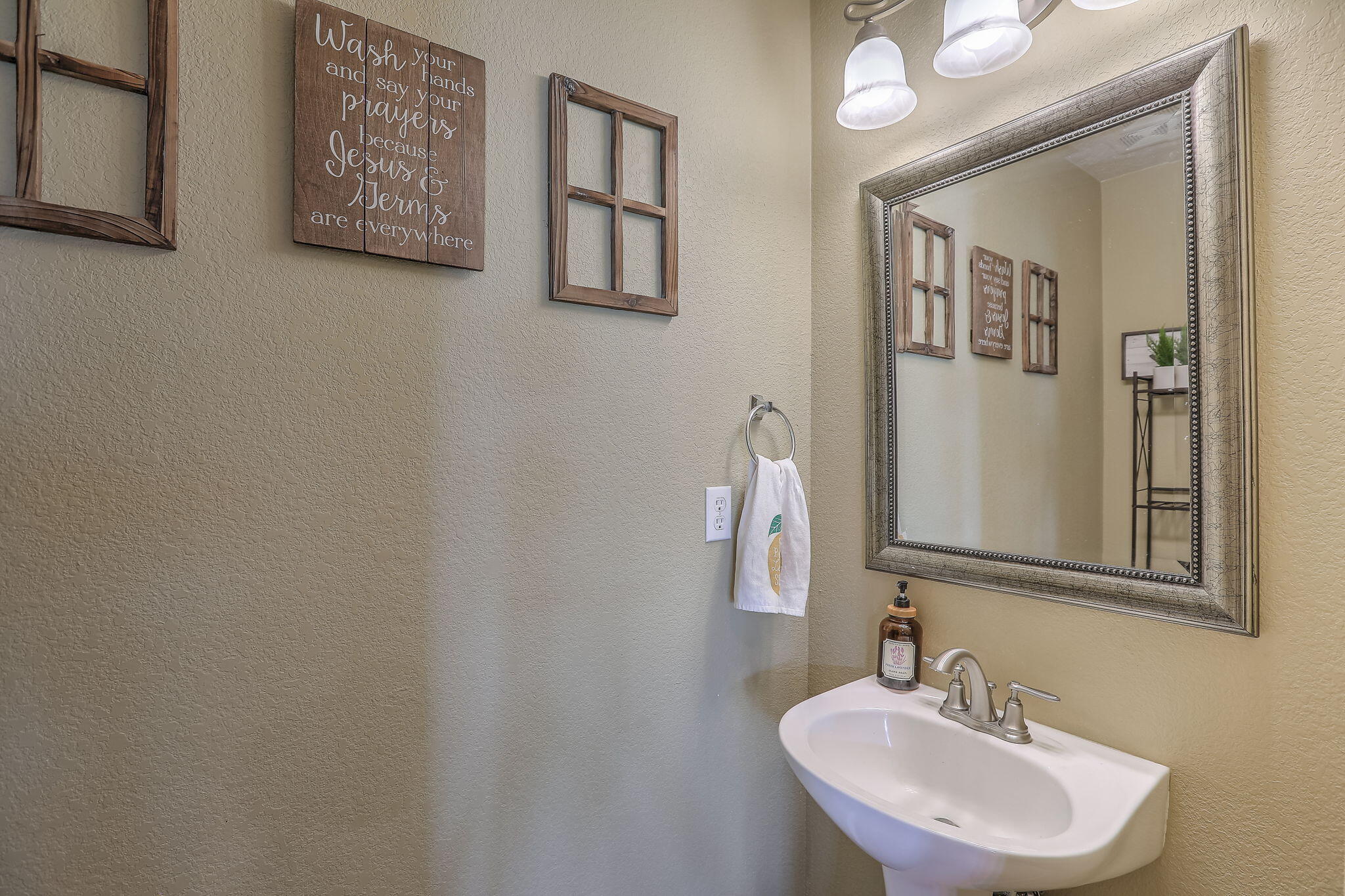 Photo 17 — 2831 Violeta Circle SE