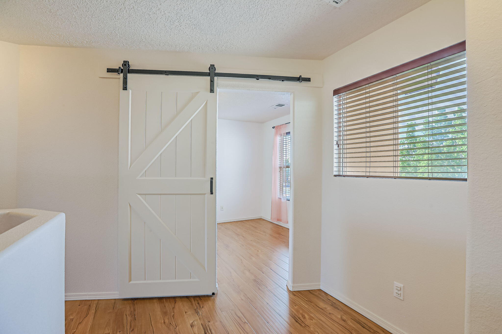 Photo 3 — 2831 Violeta Circle SE