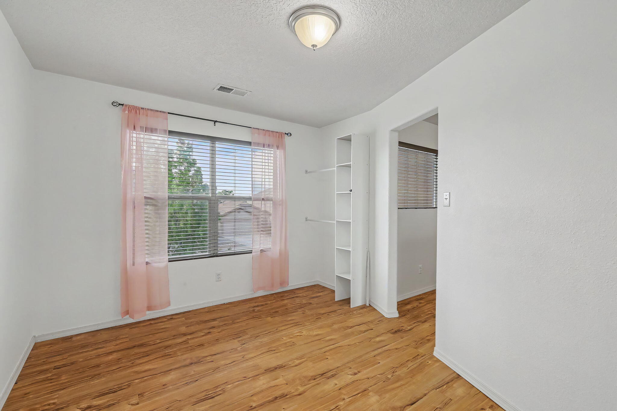 Photo 5 — 2831 Violeta Circle SE