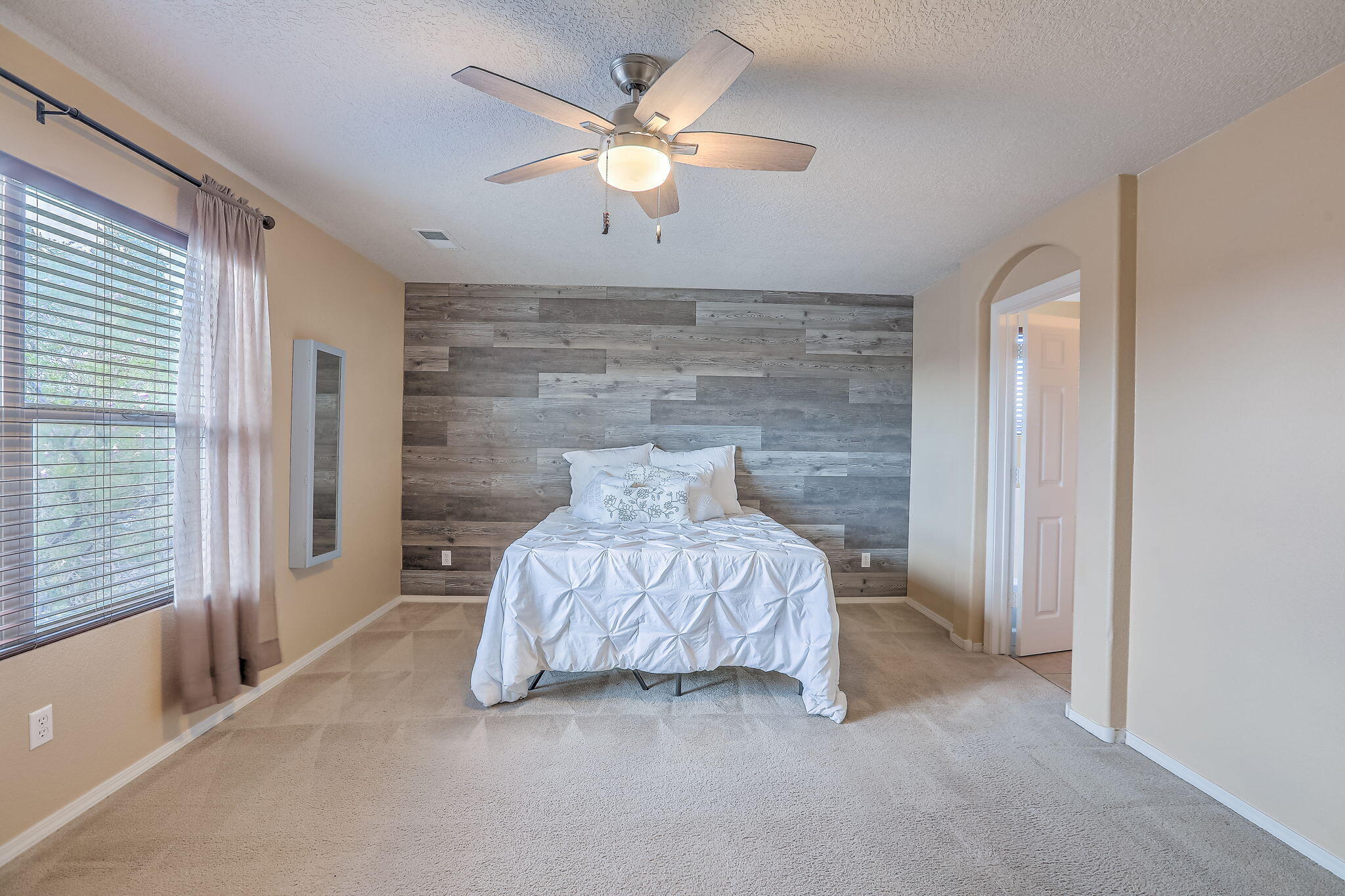 Photo 7 — 2831 Violeta Circle SE