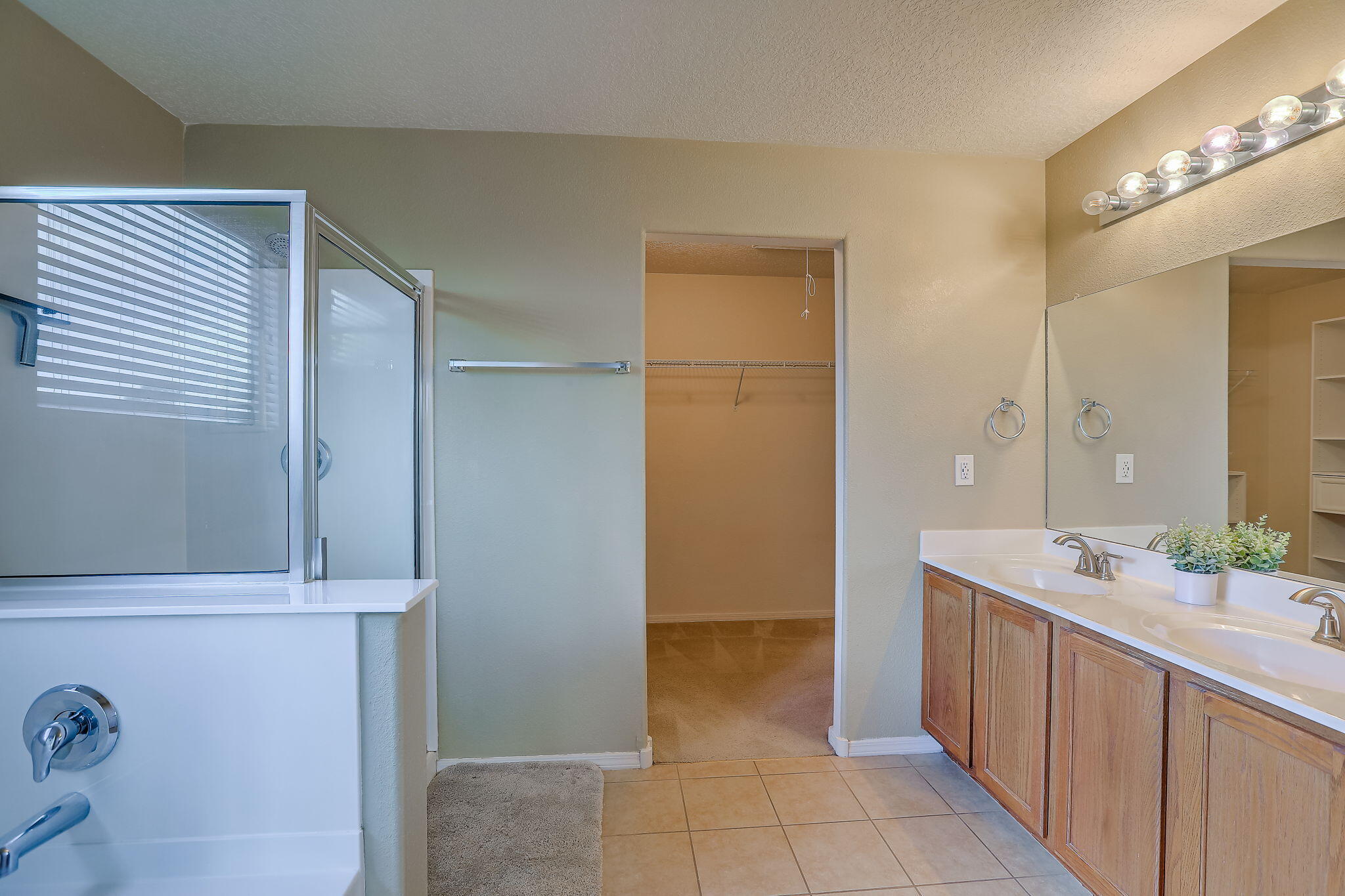 Photo 9 — 2831 Violeta Circle SE