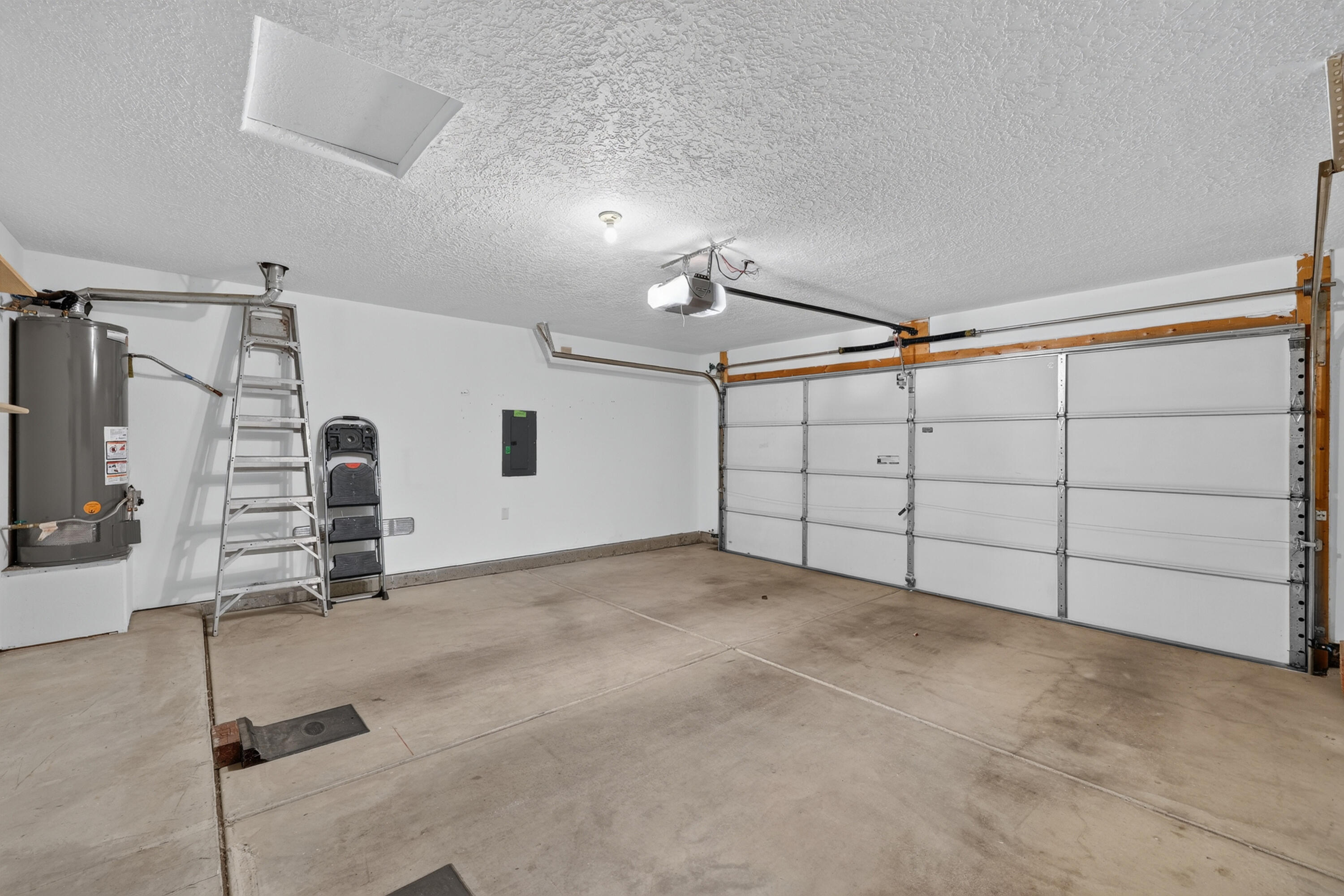 Photo 16 — 3137 Renaissance Loop SE