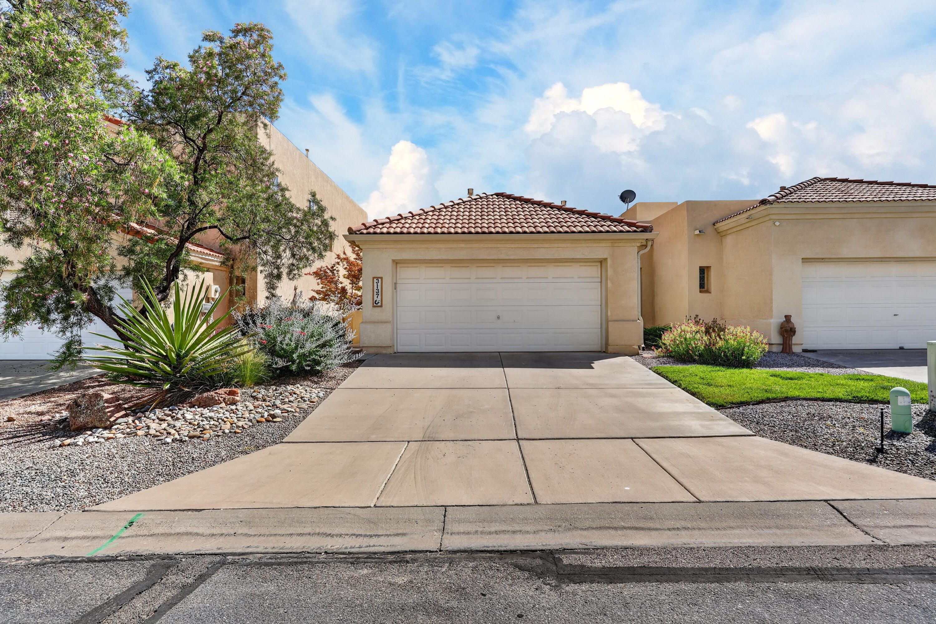 Photo 3 — 3137 Renaissance Loop SE