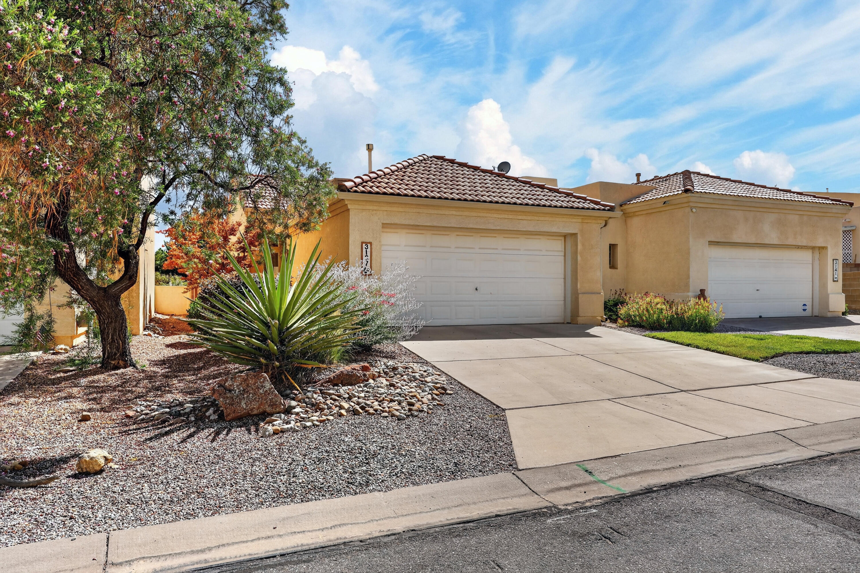 Photo 2 — 3137 Renaissance Loop SE