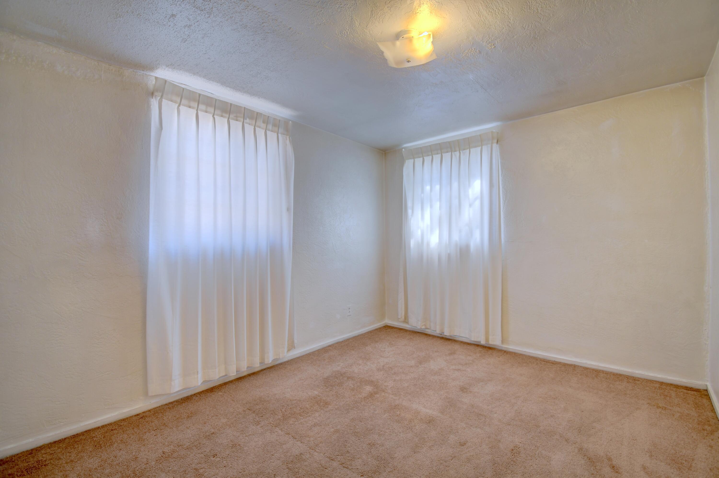 Photo 10 — 3401 Alvarado Drive NE