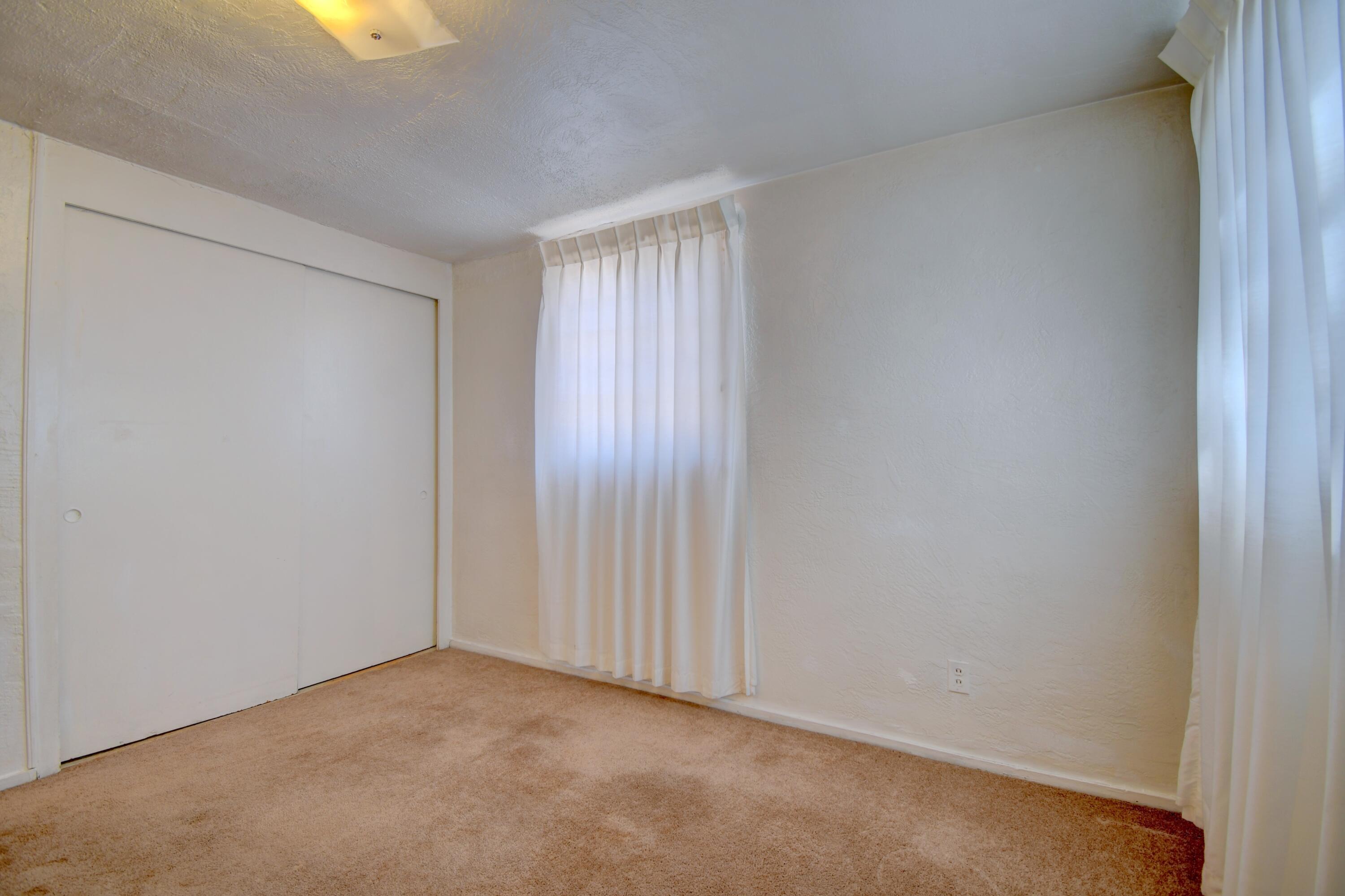 Photo 9 — 3401 Alvarado Drive NE