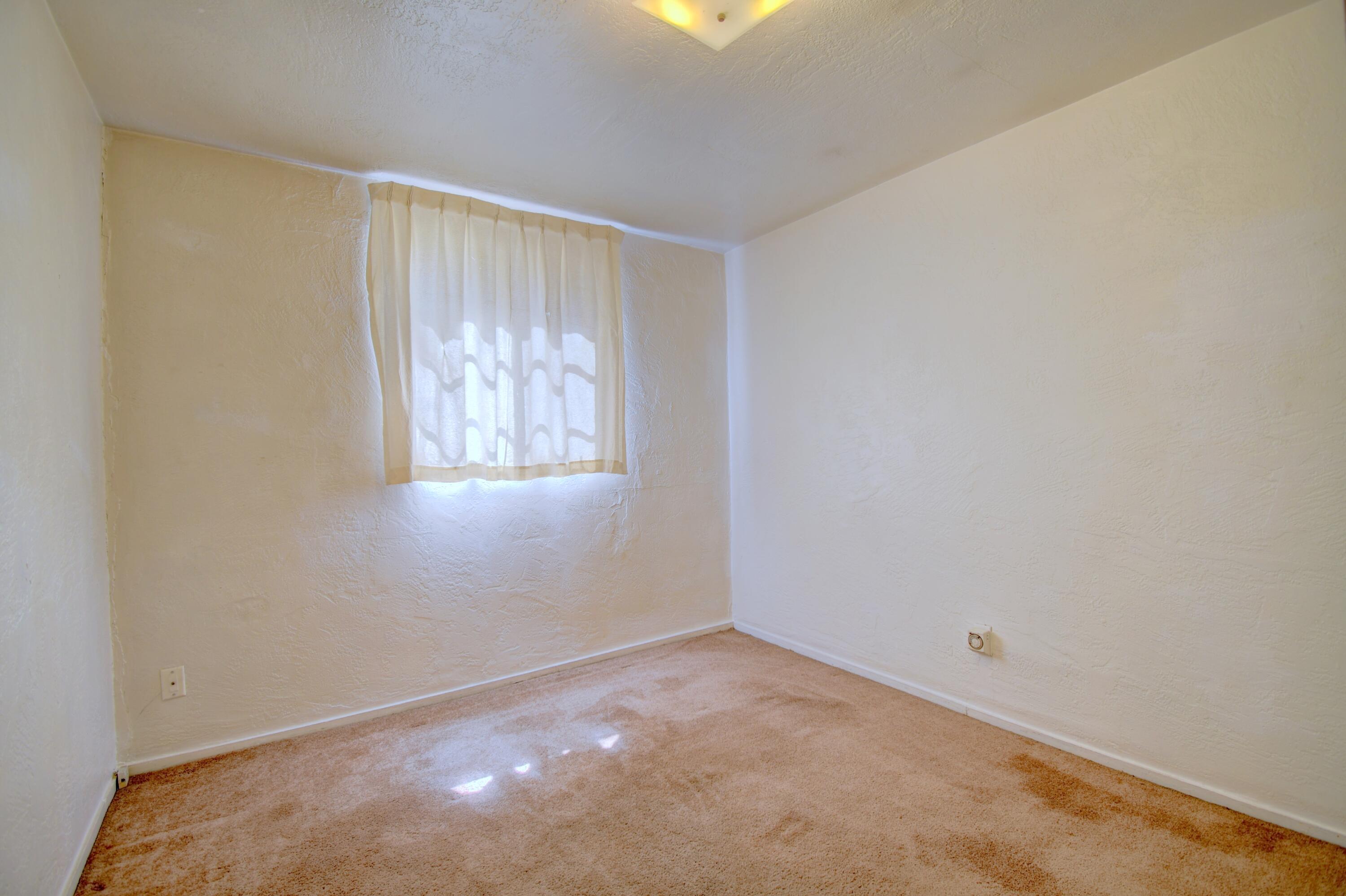 Photo 8 — 3401 Alvarado Drive NE