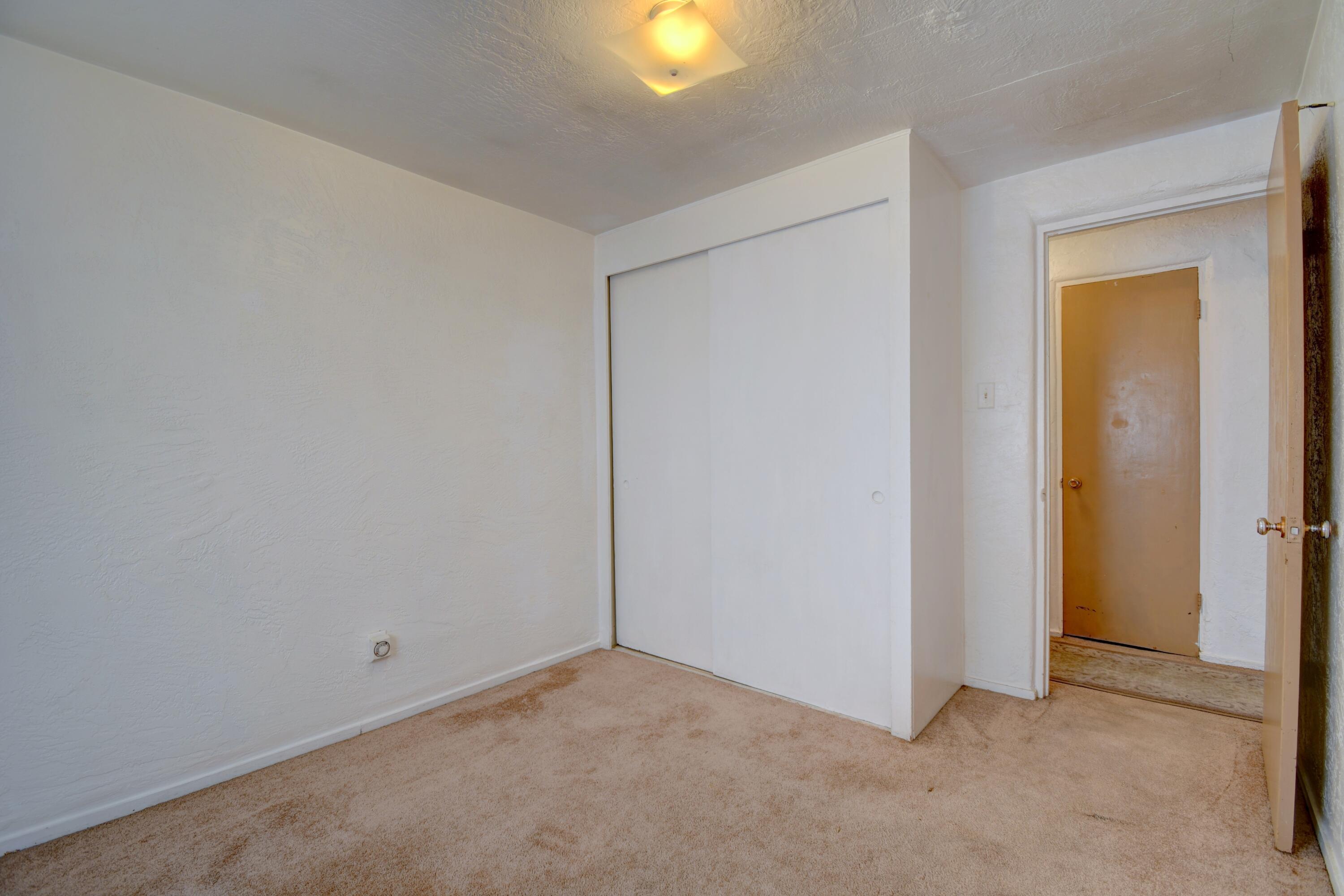 Photo 7 — 3401 Alvarado Drive NE