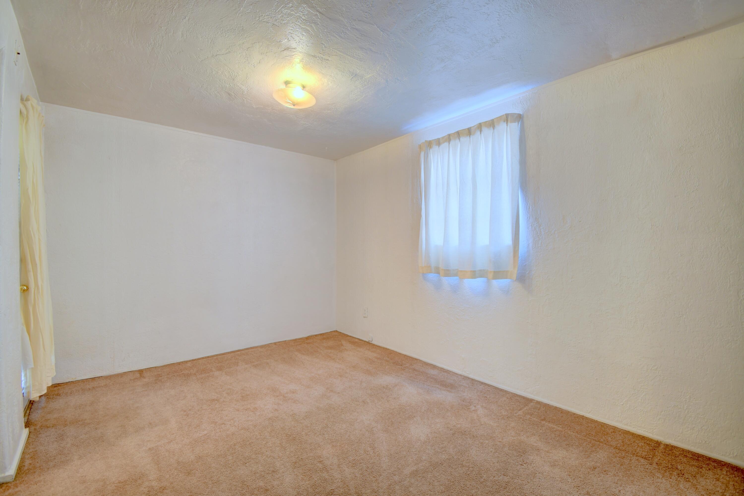 Photo 13 — 3401 Alvarado Drive NE
