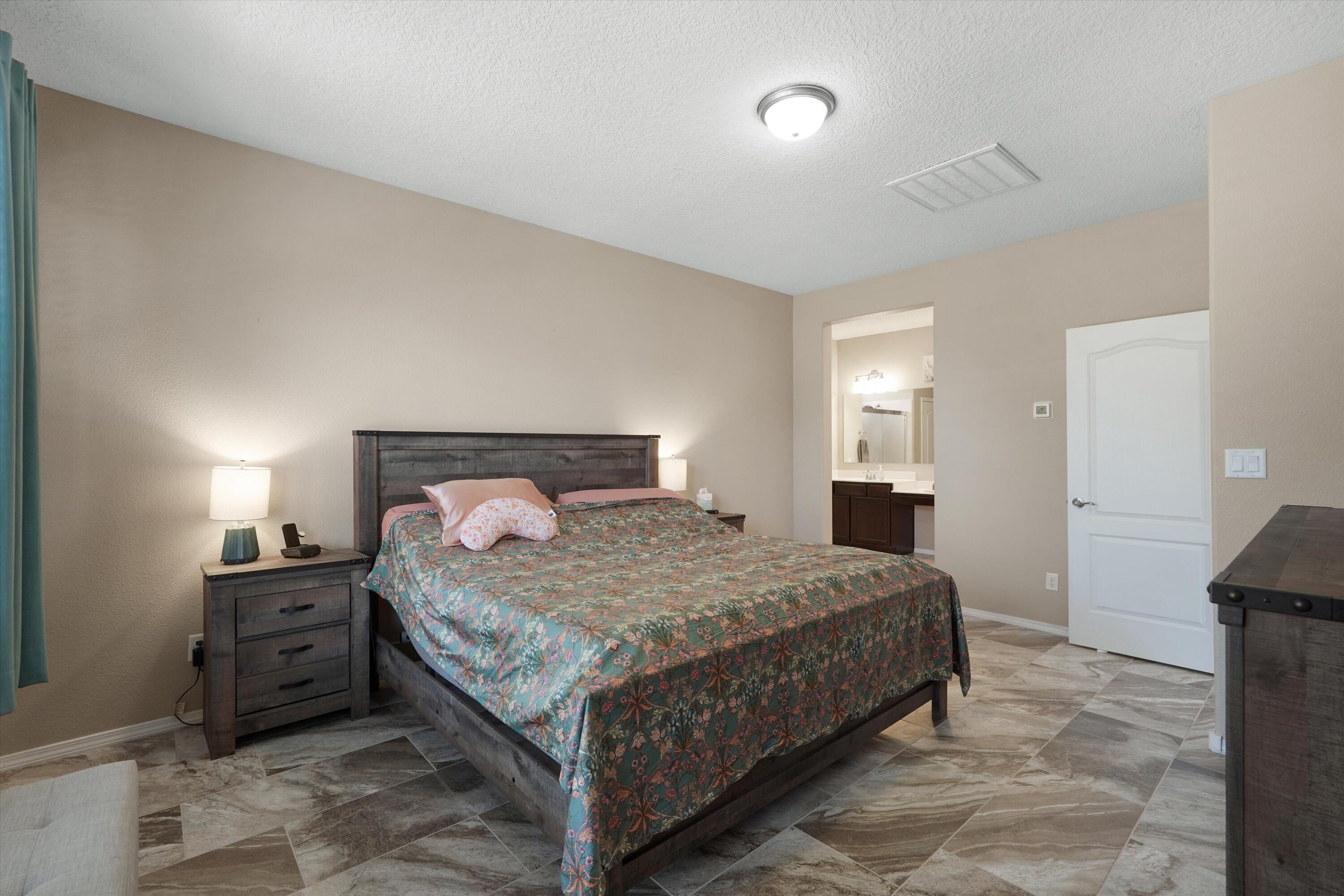 Photo 14 — 3123 Walsh Loop SE