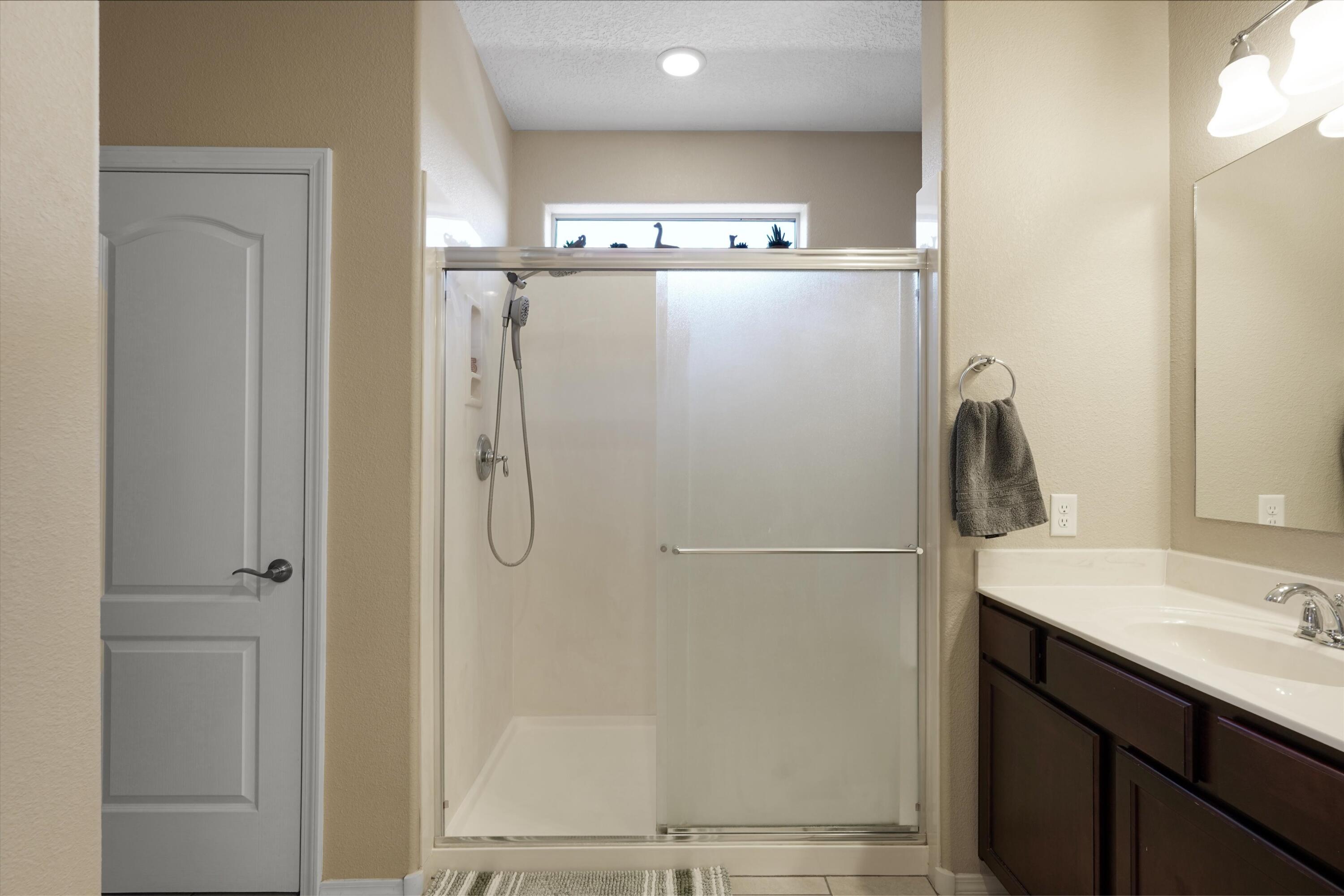 Photo 11 — 3123 Walsh Loop SE