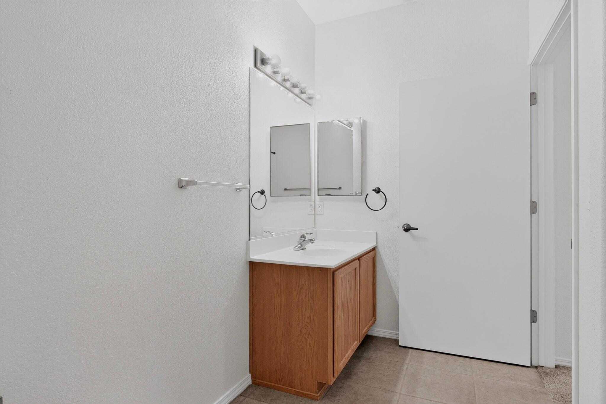 Photo 5 — 6800 Vista Del Norte Road NE # 826