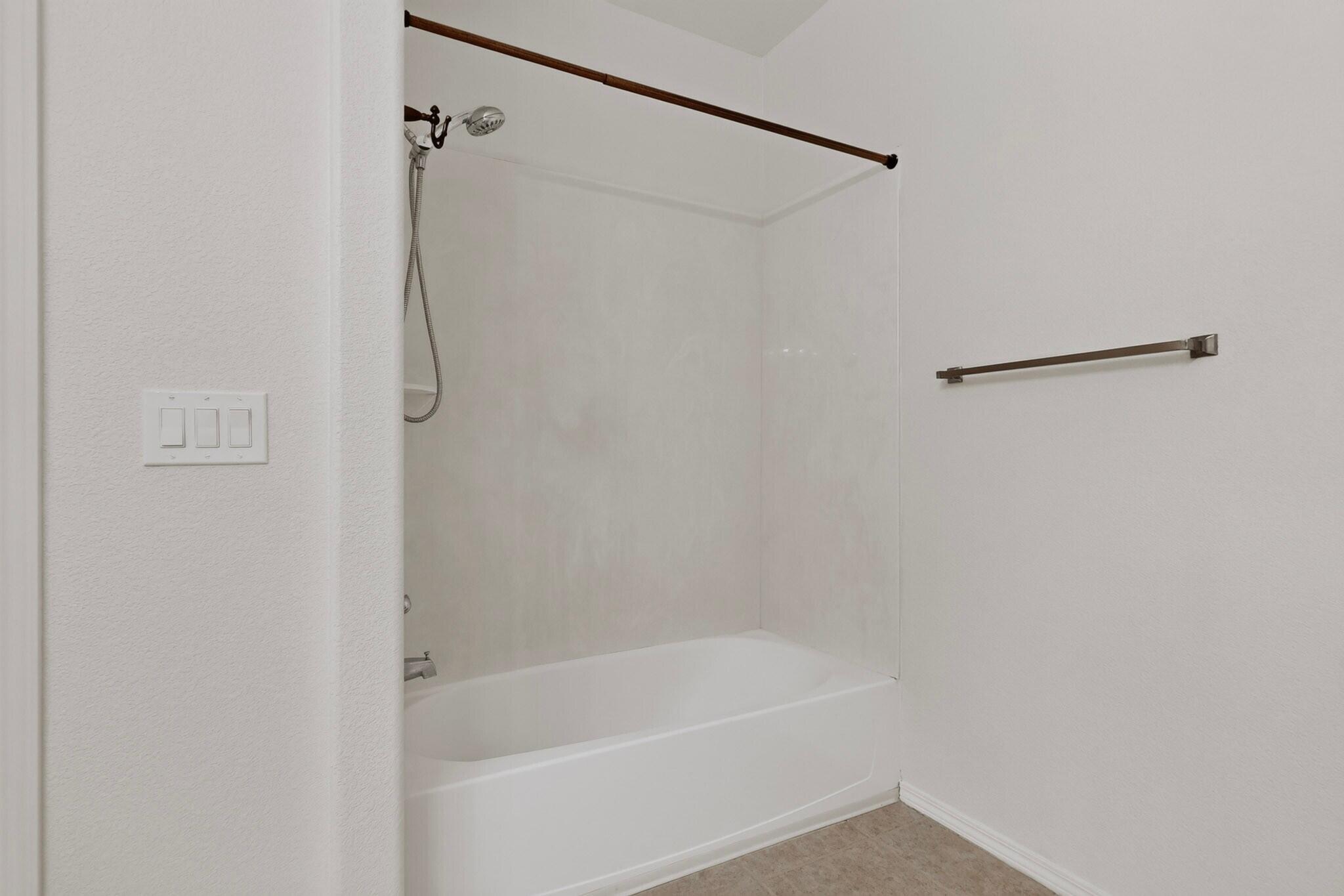 Photo 6 — 6800 Vista Del Norte Road NE # 826