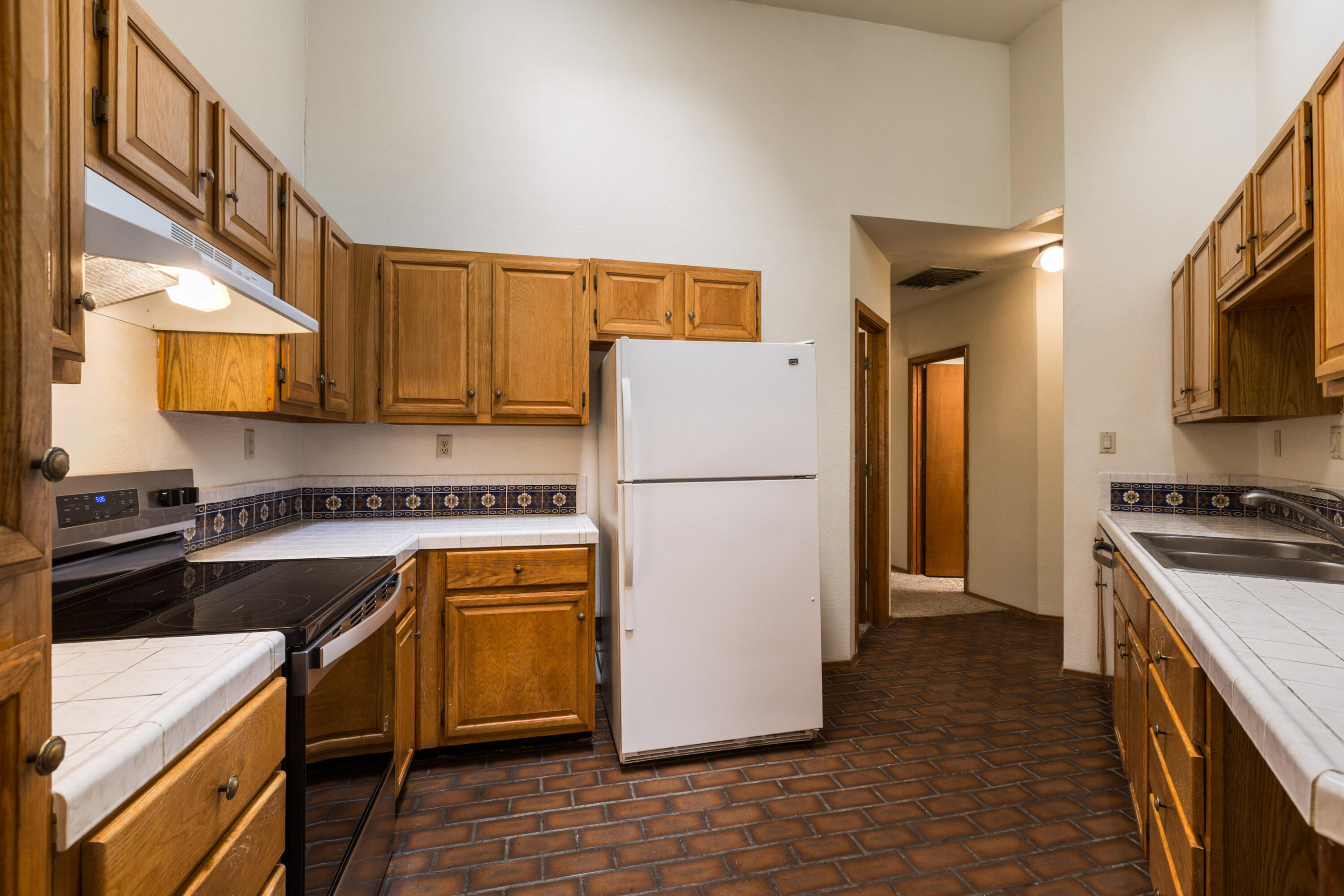 Photo 19 — 9936 Osuna Road NE