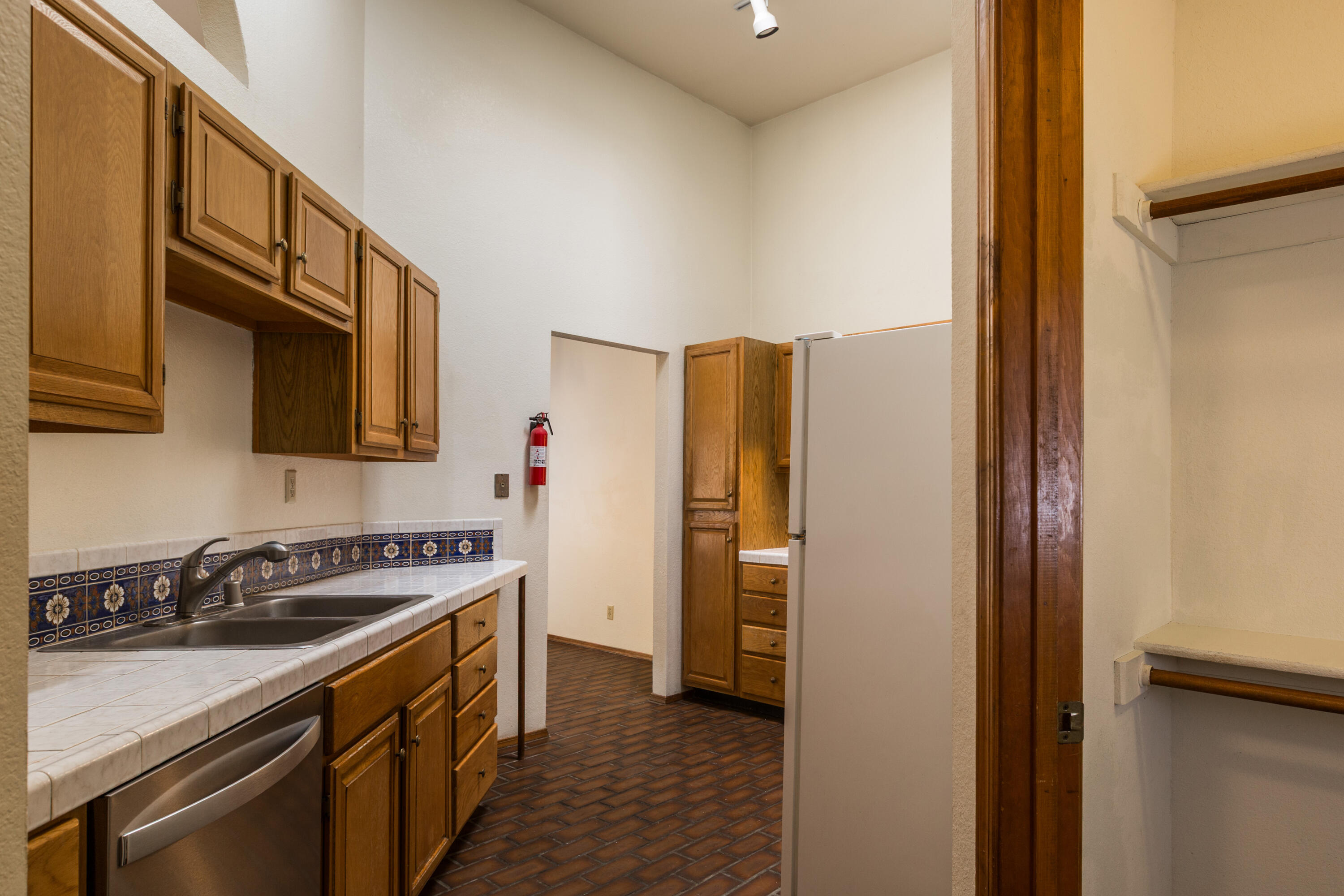Photo 18 — 9936 Osuna Road NE