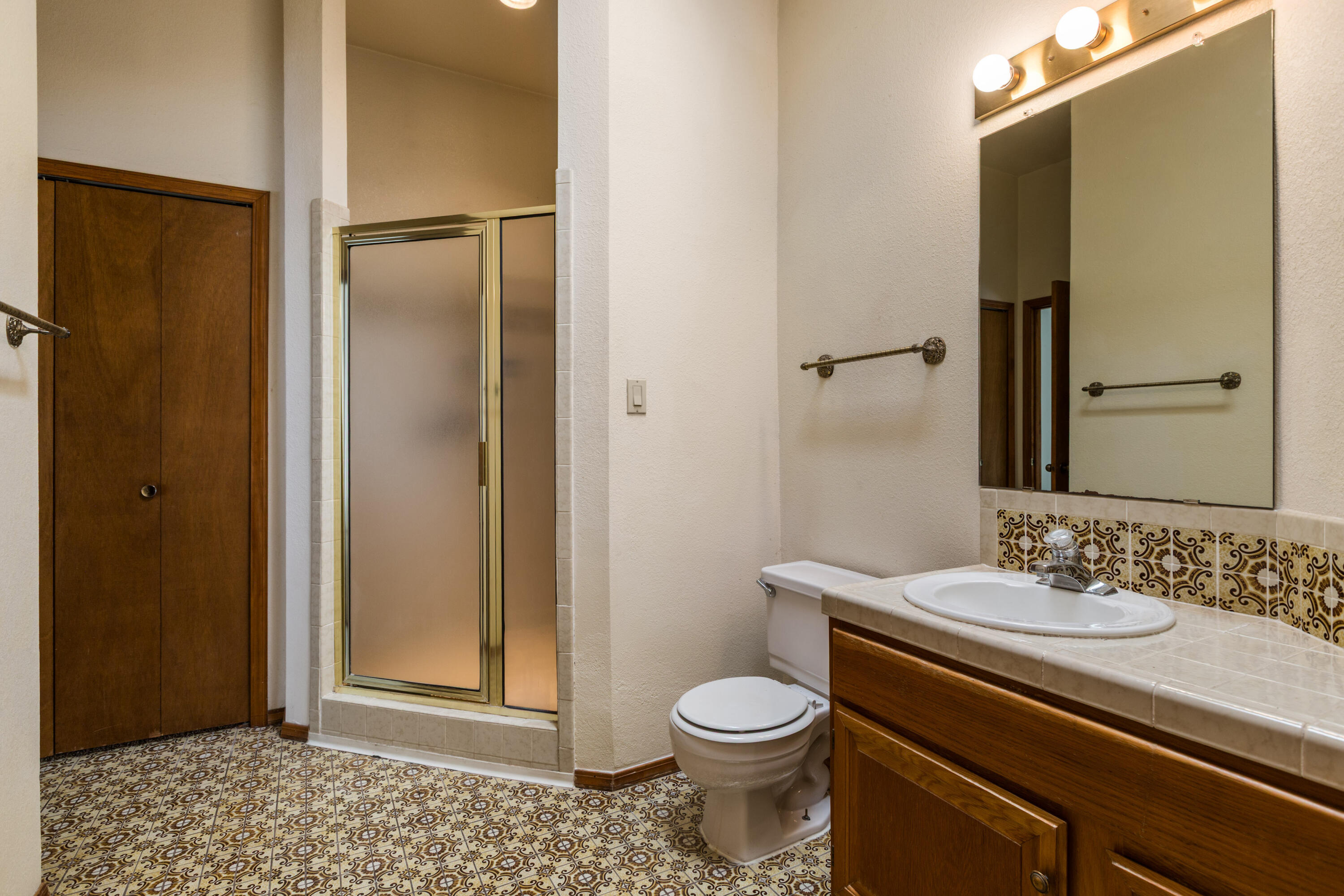 Photo 16 — 9936 Osuna Road NE