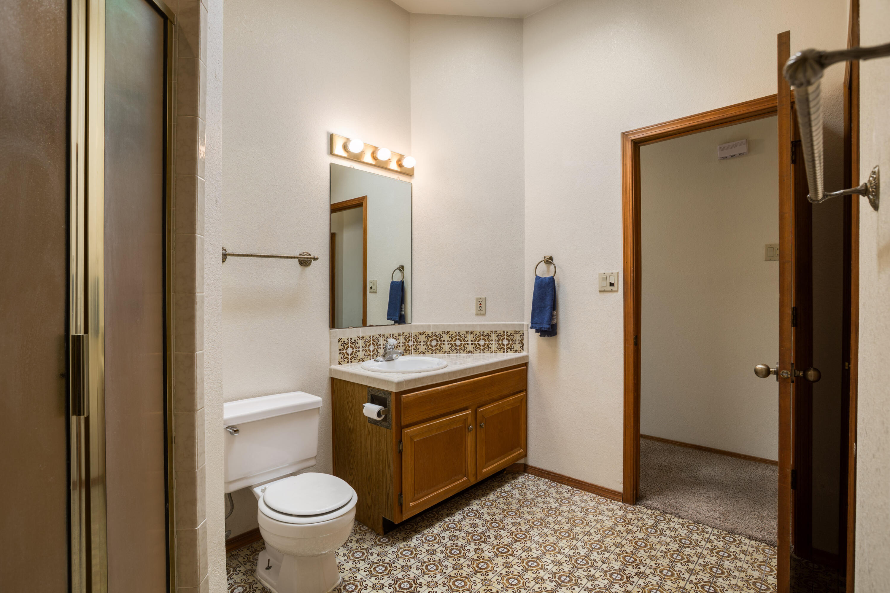 Photo 15 — 9936 Osuna Road NE