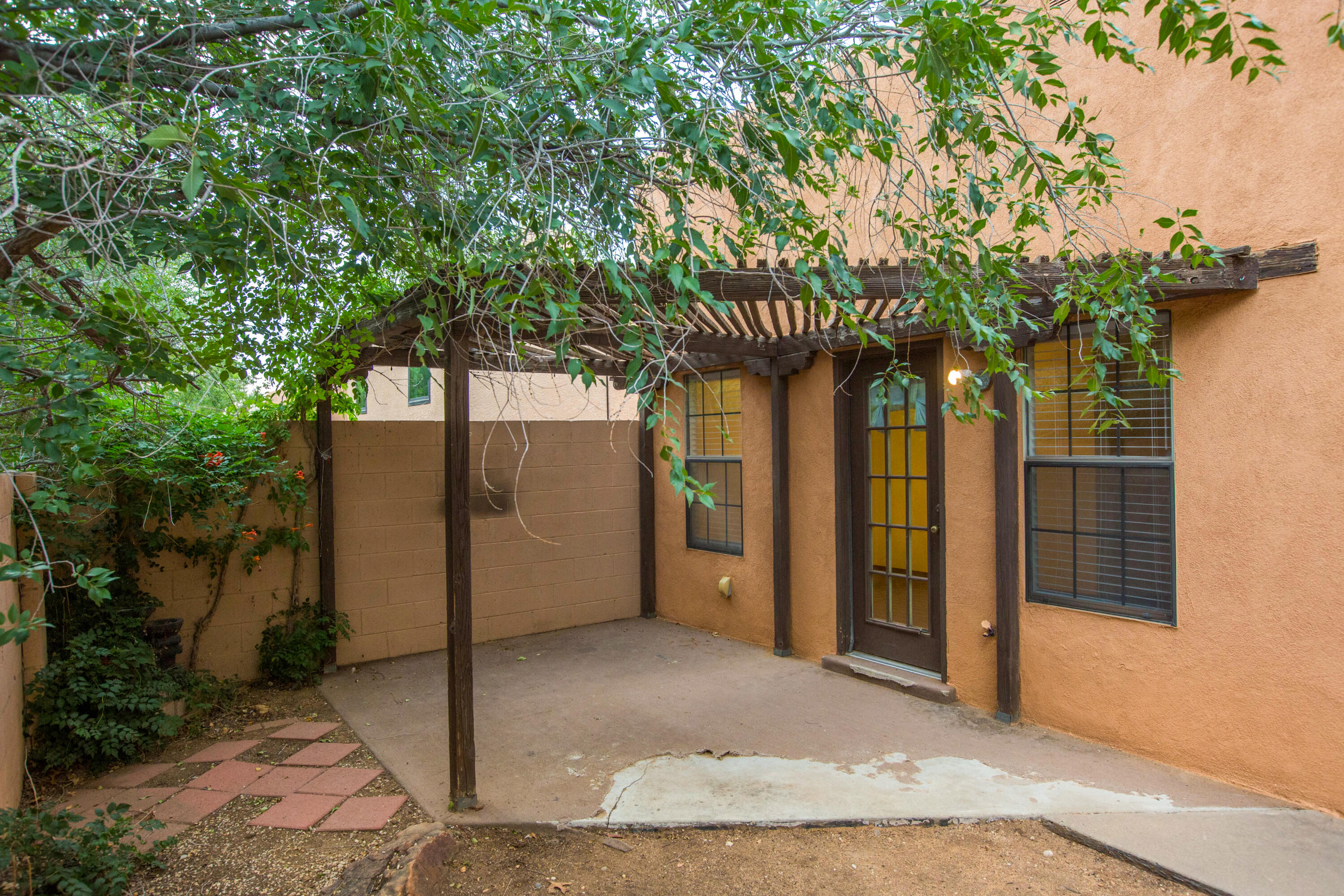 Photo 3 — 9936 Osuna Road NE