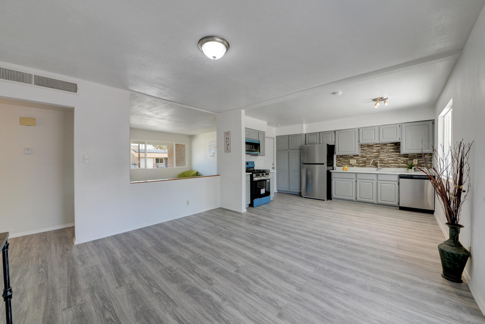 Photo 18 — 1444 Loma Hermosa Court NW