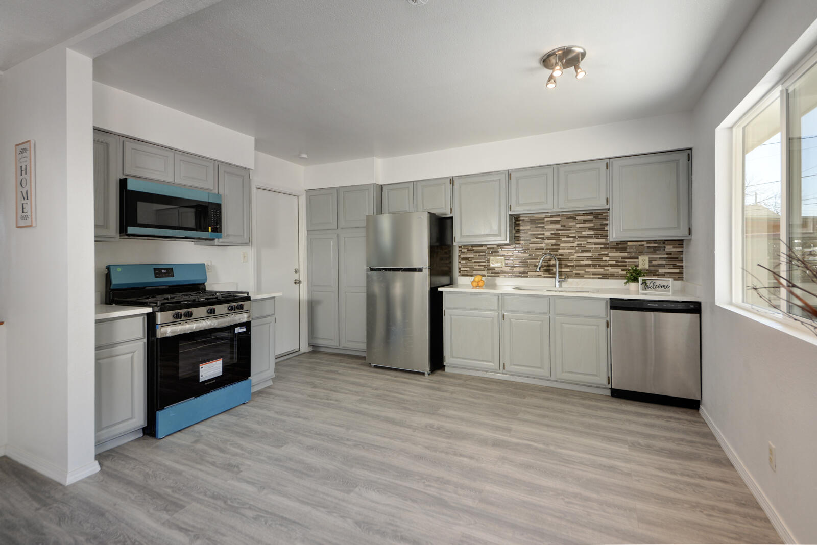 Photo 17 — 1444 Loma Hermosa Court NW