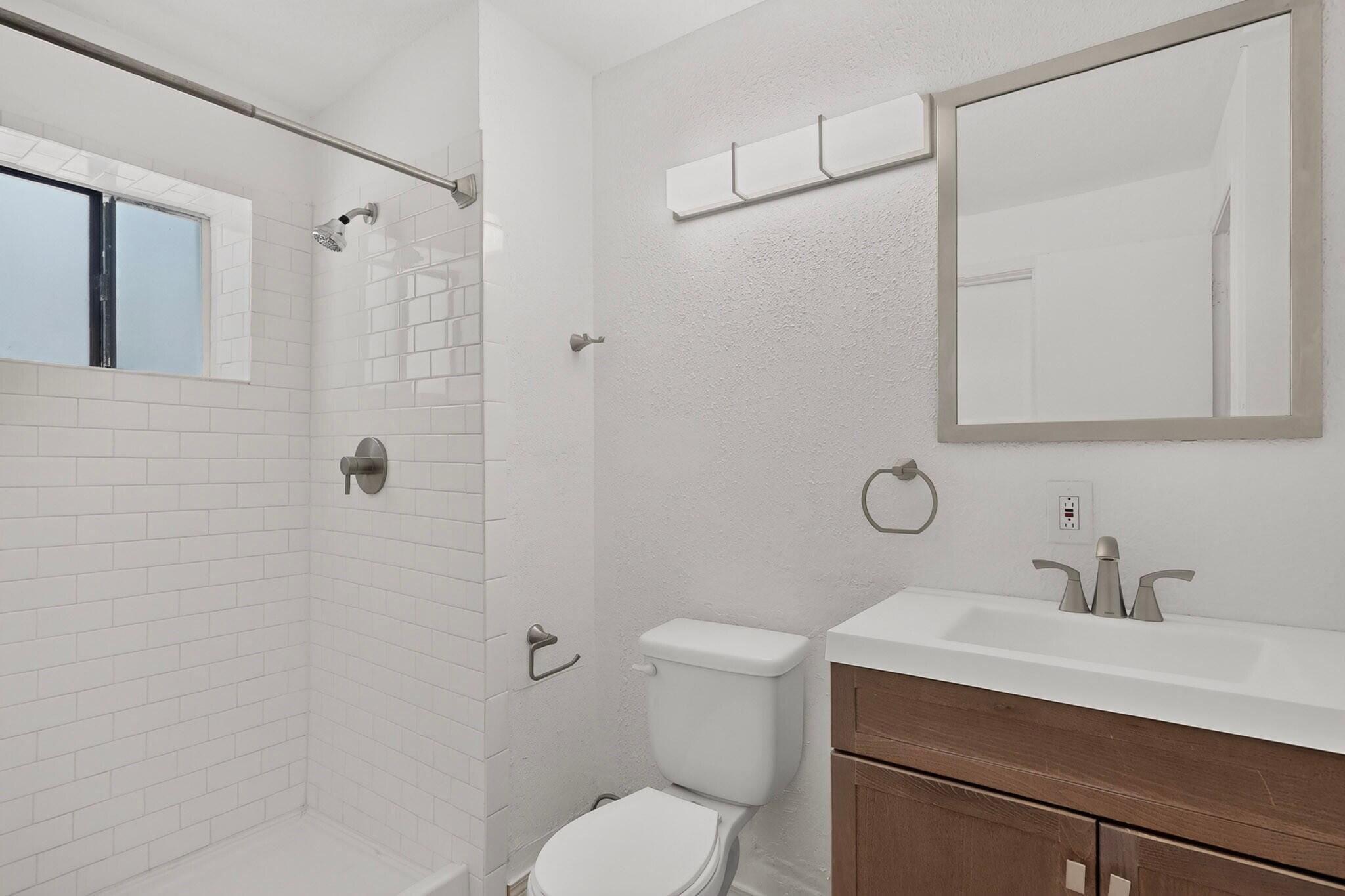Photo 6 — 915 Pacific Avenue SW