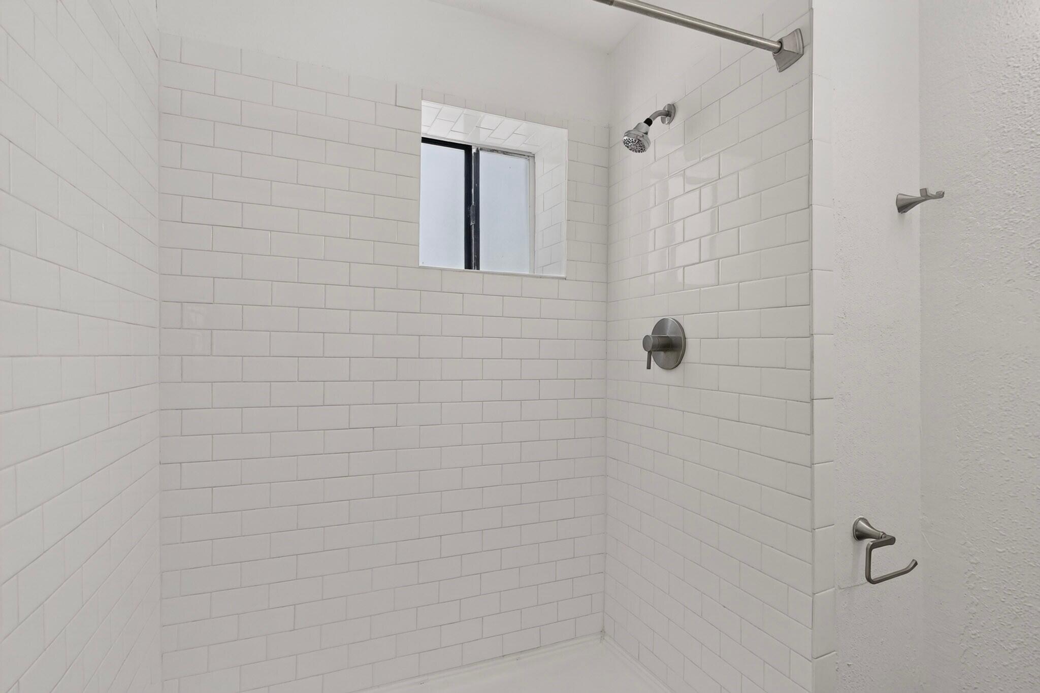 Photo 5 — 915 Pacific Avenue SW
