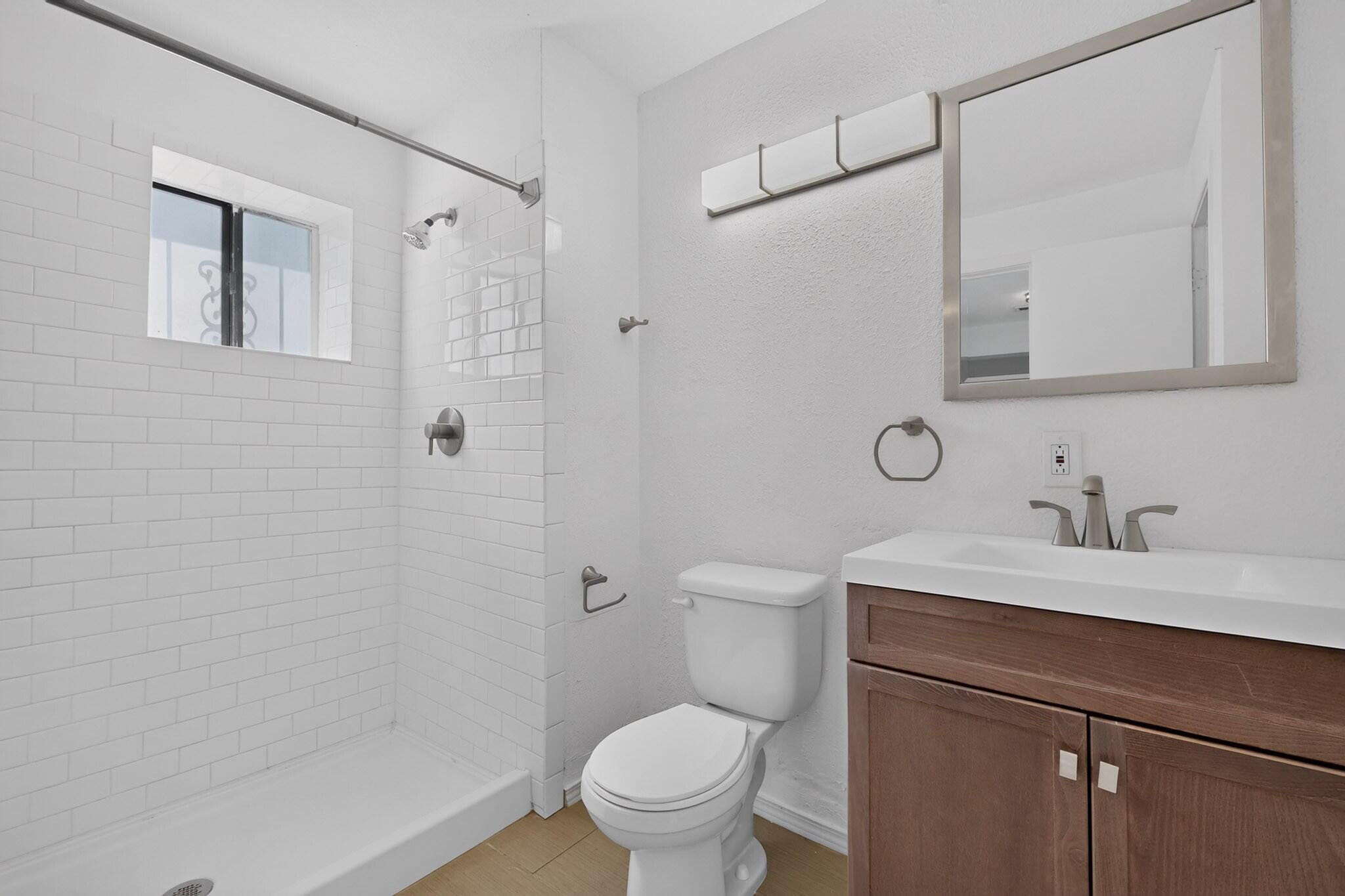 Photo 9 — 915 Pacific Avenue SW