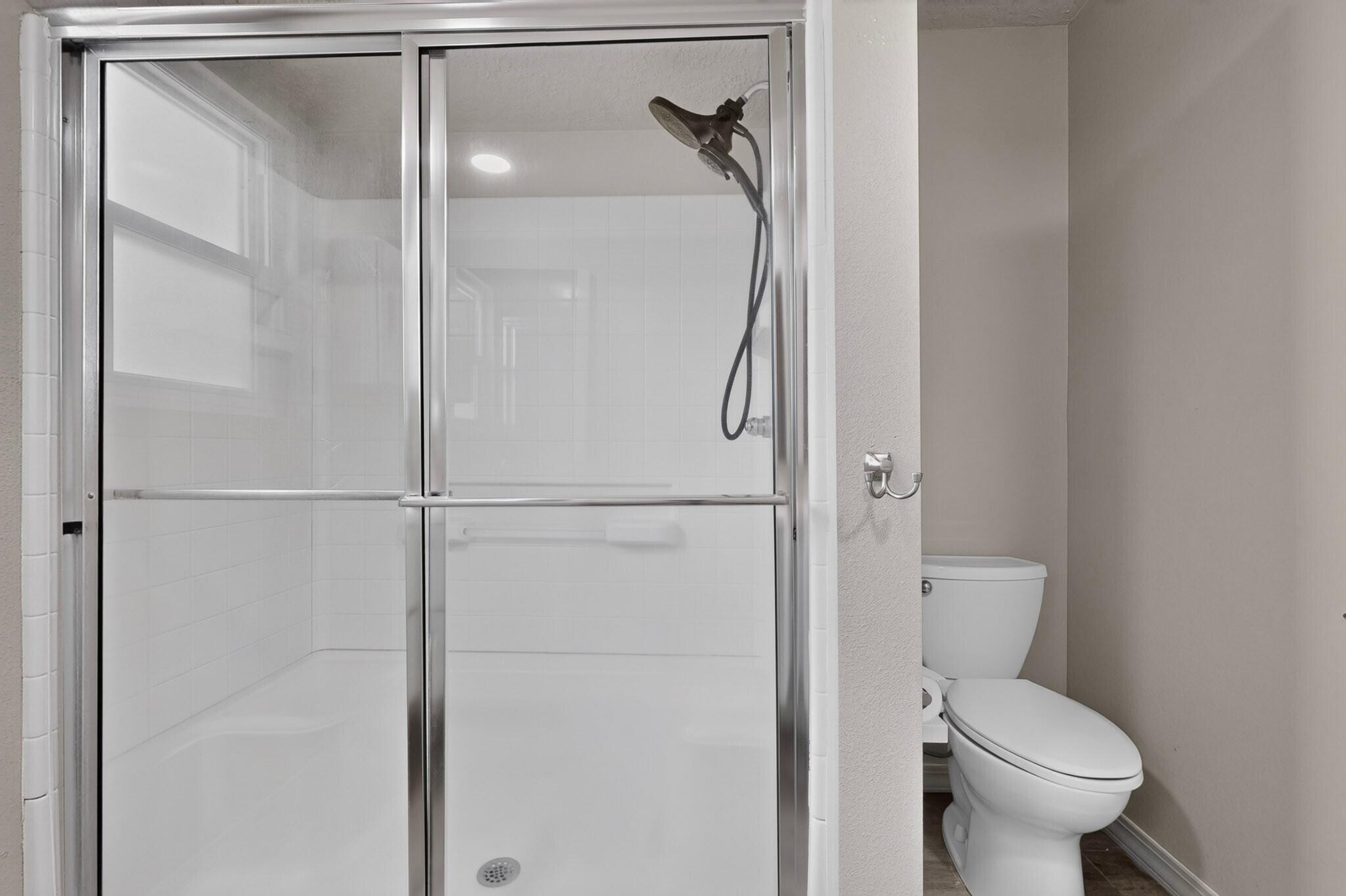 Photo 13 — 5416 Overlook Drive NE