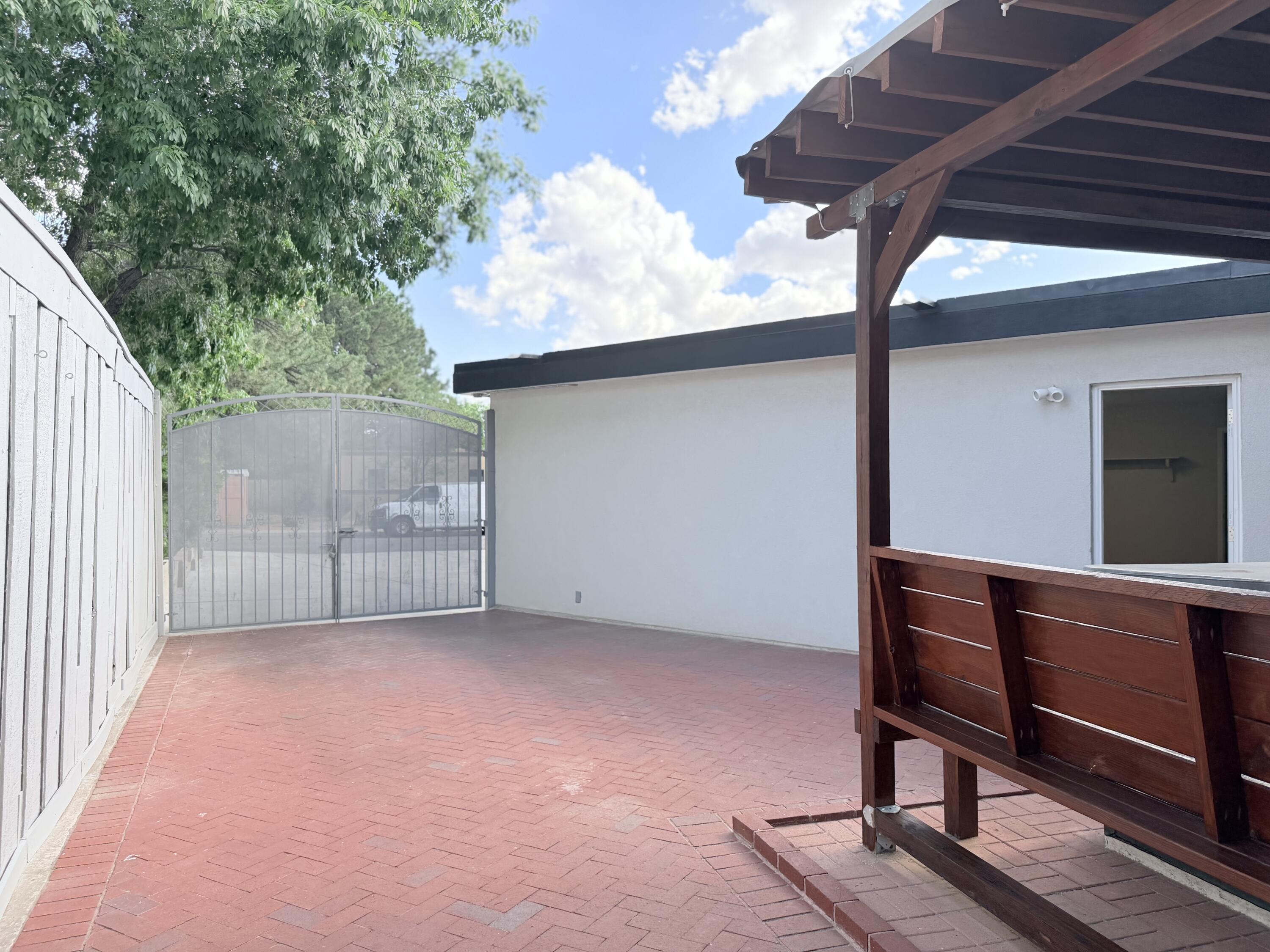 Photo 10 — 7209 Vista Del Arroyo Avenue NE