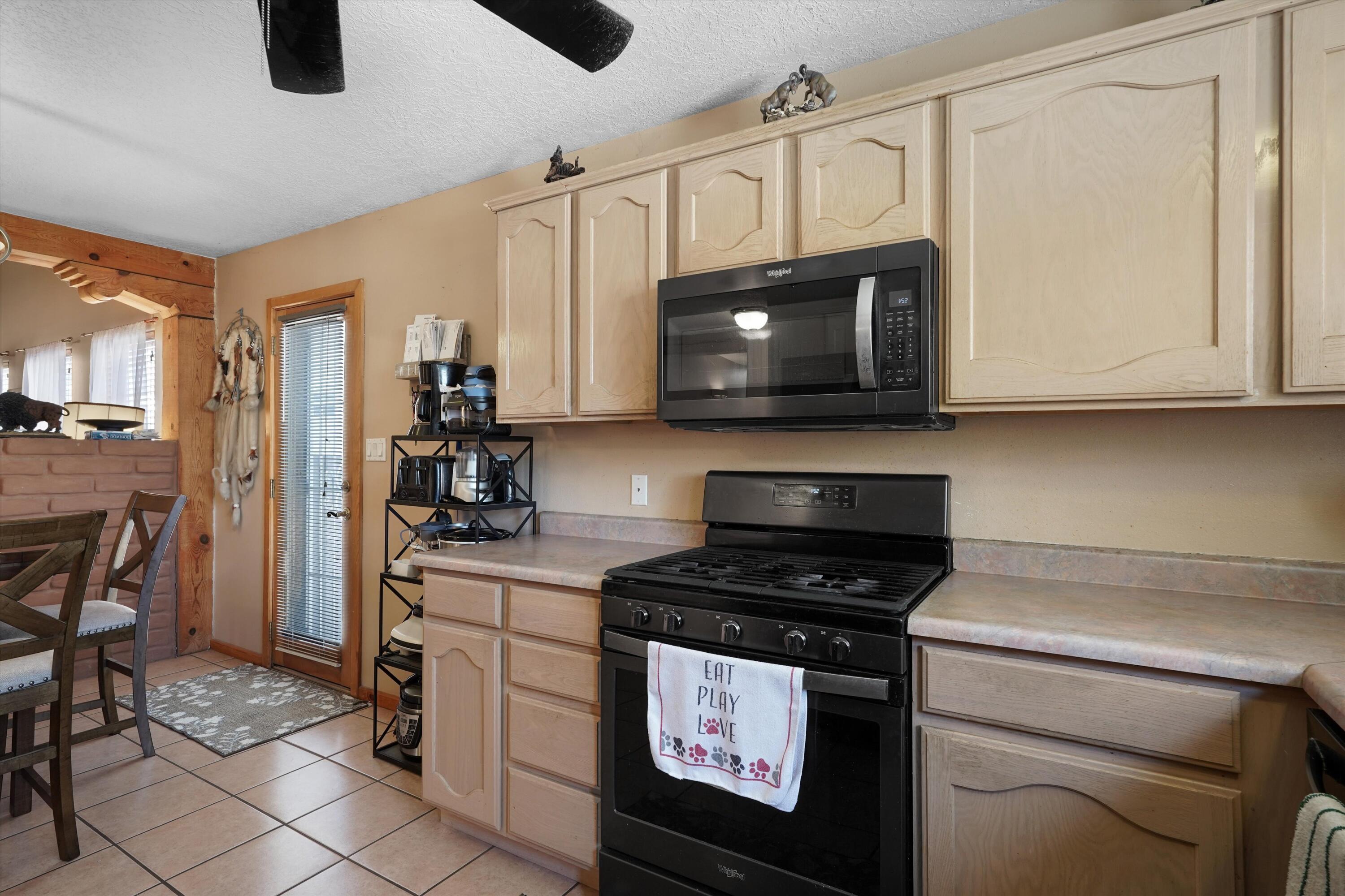 Photo 18 — 6128 Nassif Court NW