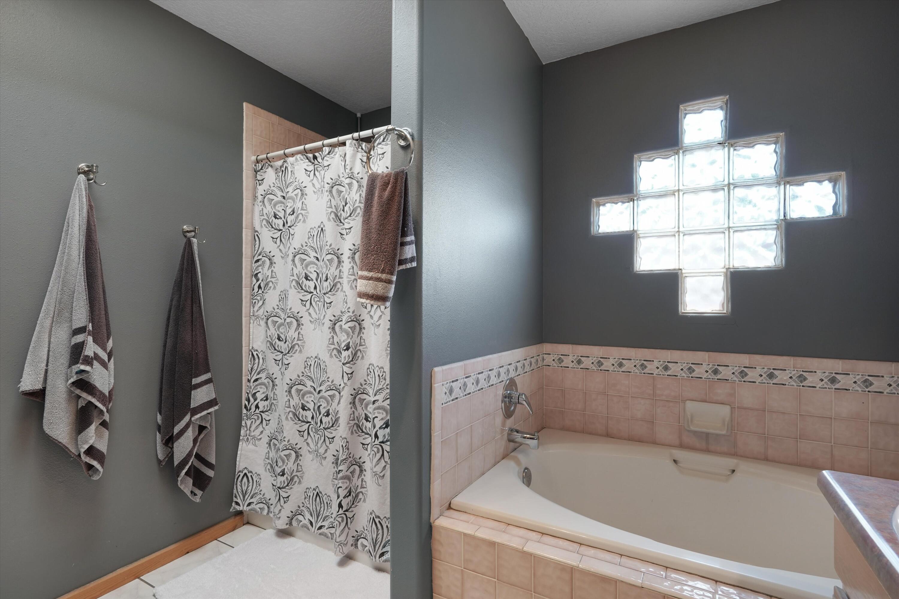 Photo 14 — 6128 Nassif Court NW
