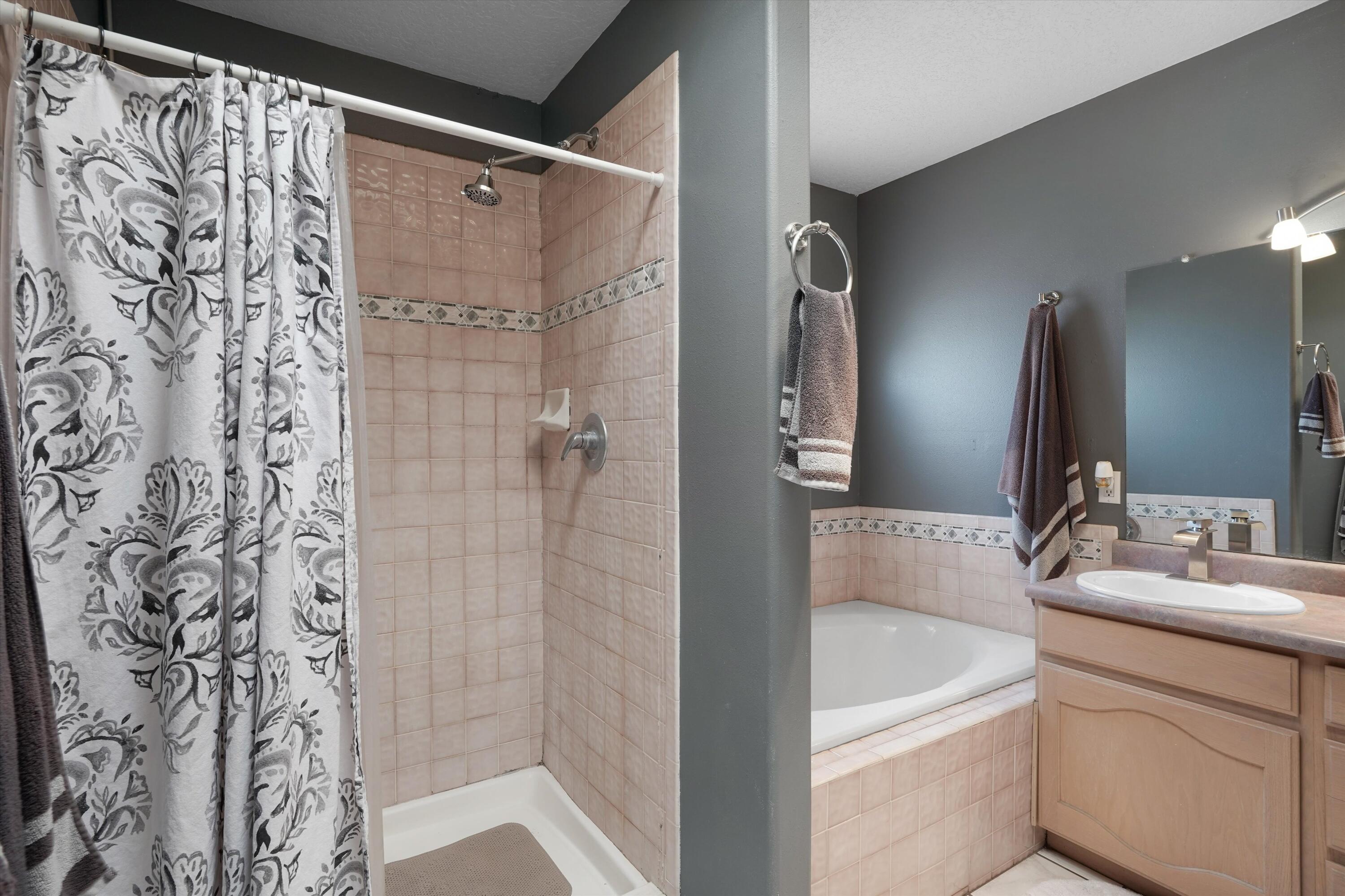 Photo 13 — 6128 Nassif Court NW