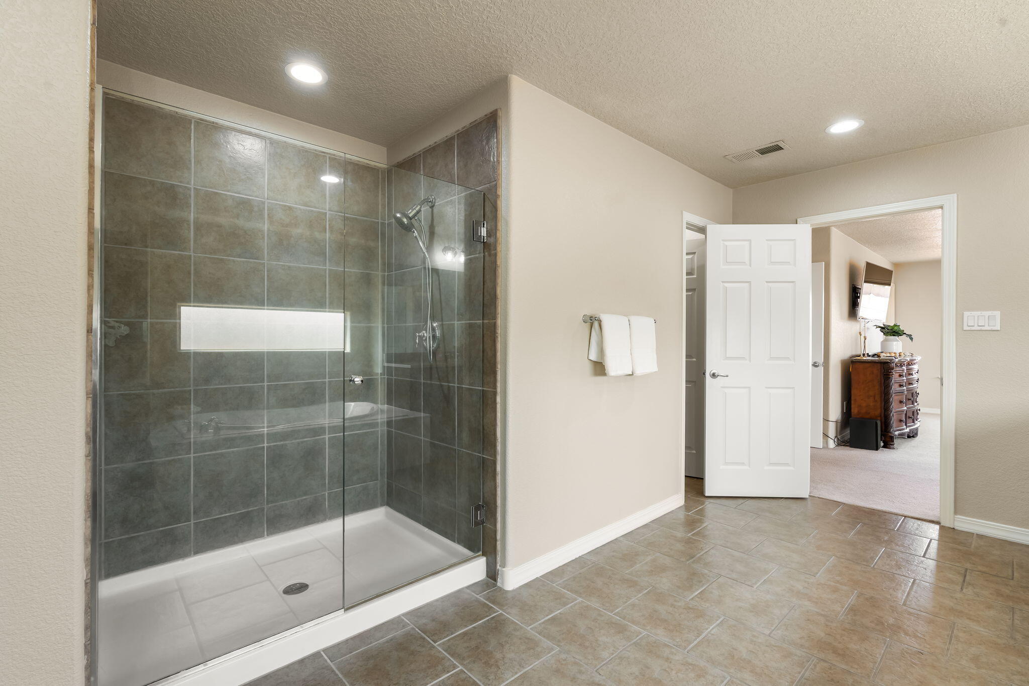 Photo 5 — 4336 Bentgrass Meadows NE